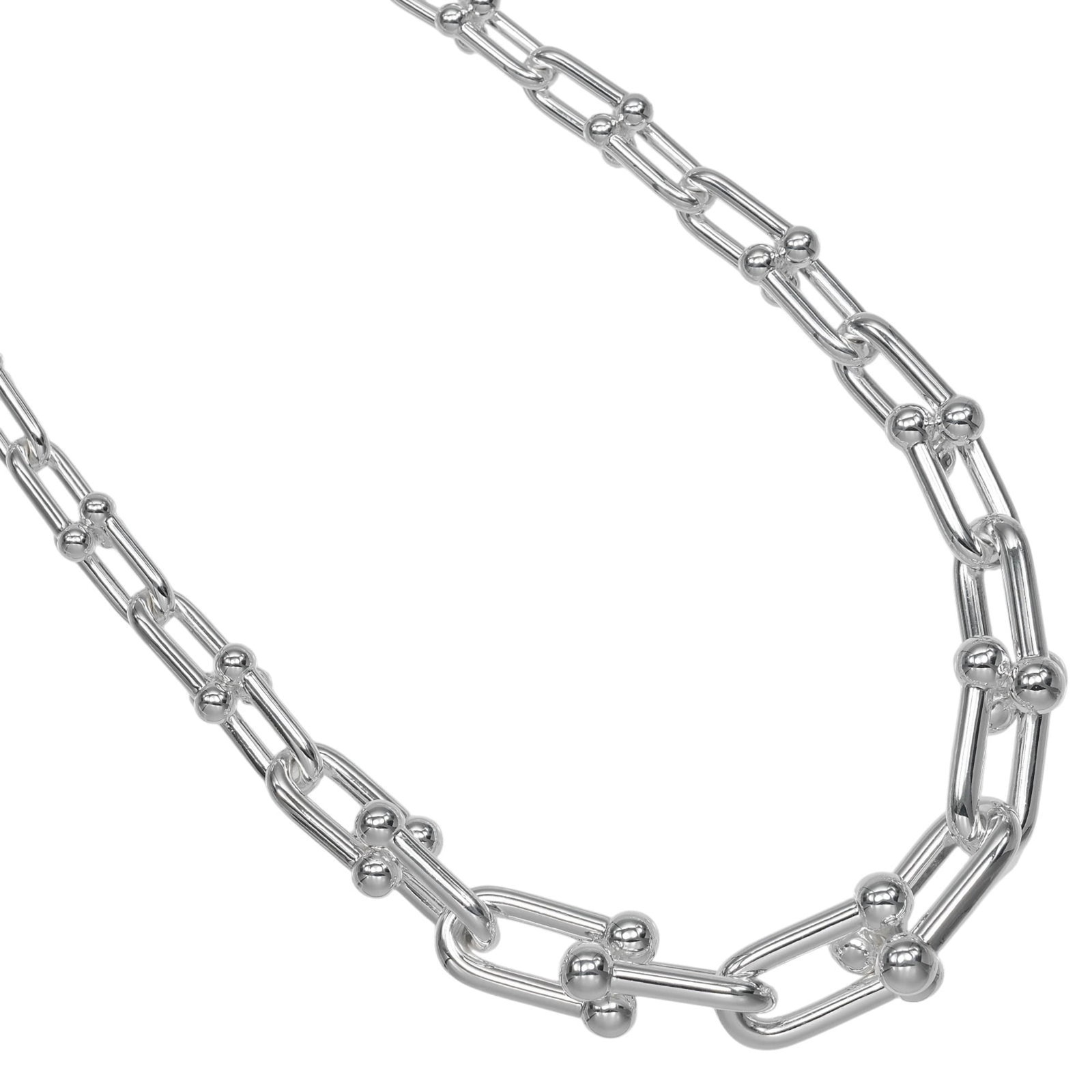 Tiffany Hardwear Graduated Link Necklace Sterling Silver 925 Approx. 106.4G Tiffany & Co.: Tiffany Hardwear Graduated Link Necklace Sterling Silver 925 Approx. 106.4G Tiffany & Co. Tiffany & Co. has crafted a sophisticated Graduated Link Necklace in sterling silver and yellow gold (18K). Th