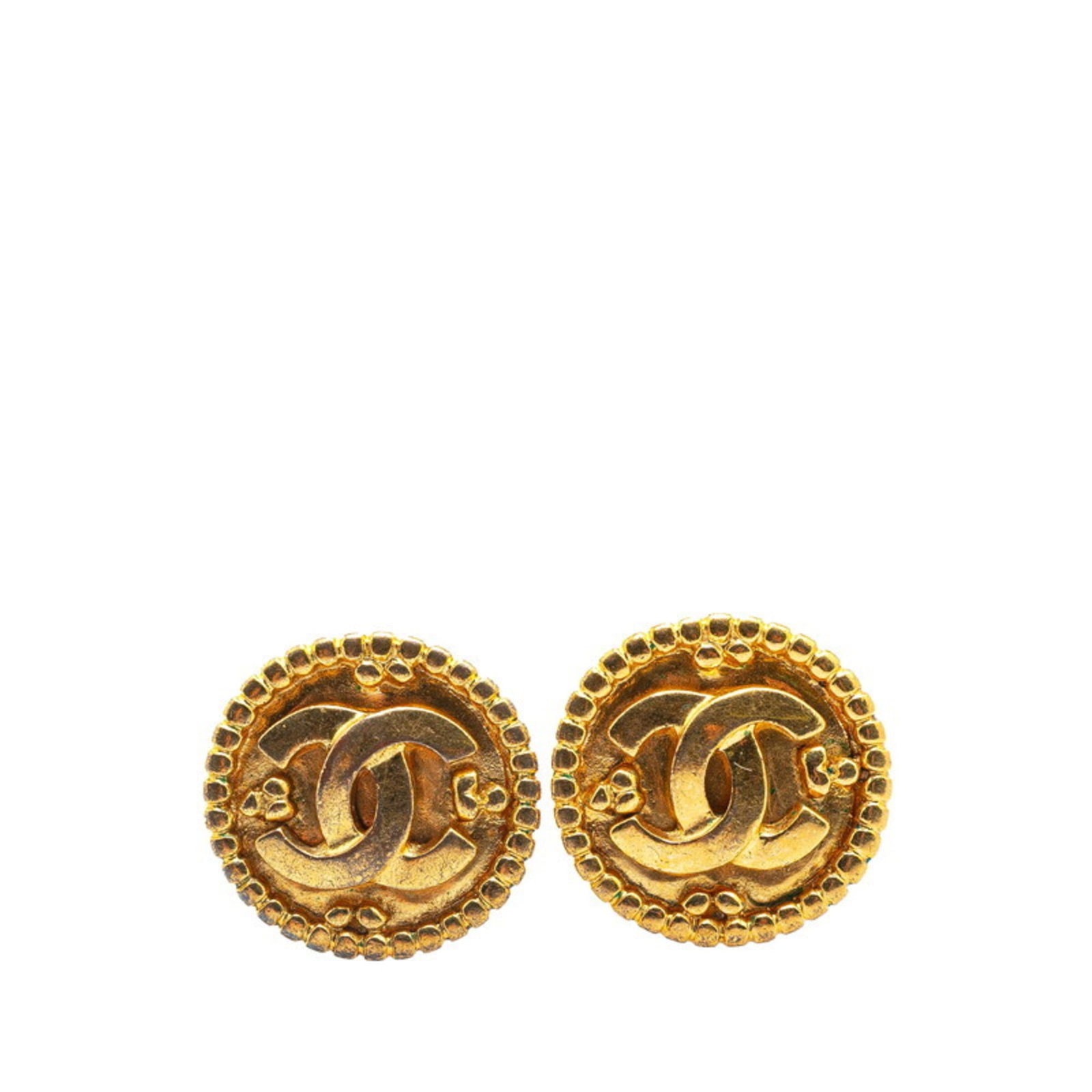 Chanel Clip Earrings: Chanel Clip Earrings Gold Clip Earrings from Chanel feature a 23.50mm x 23.50mm stone, showcasing a natural beauty that stands out with its subtle elegance. The earrings have been worn and show signs 