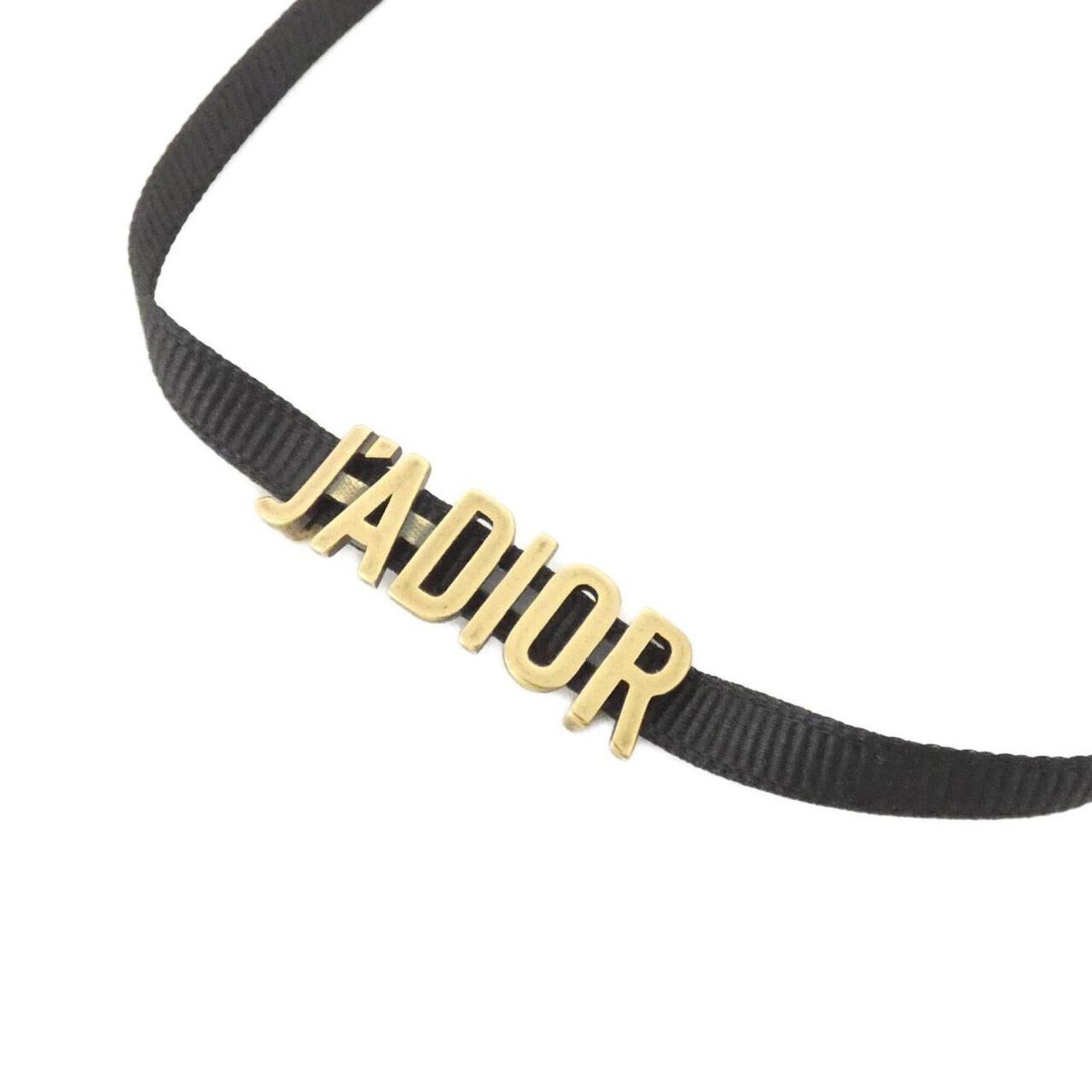 Christian Dior J'Adior N0681Adrmt Choker: Christian Dior J'Adior N0681Adrmt Choker The Christian Dior J'Adior N0681Adrmt Choker boasts sleek, sophisticated design with its black and gold hue. The choker features a striking 9mm x 33mm pendant 