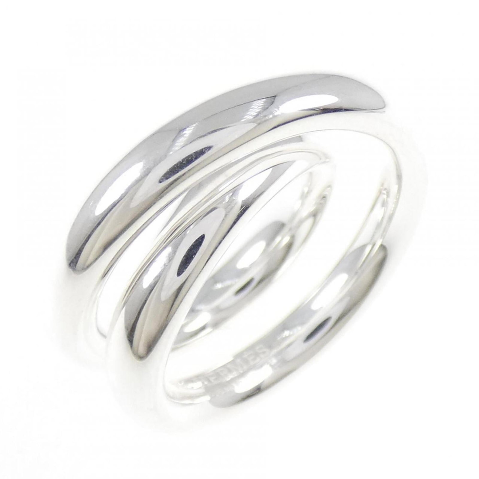 Ring Hermes Silver Band 925: Ring Hermes Silver Band 925 The Hermes Silver Band 925 features a sleek and sophisticated design, crafted from high-quality silver. With its classic style and subtle details, this ring is perfect for