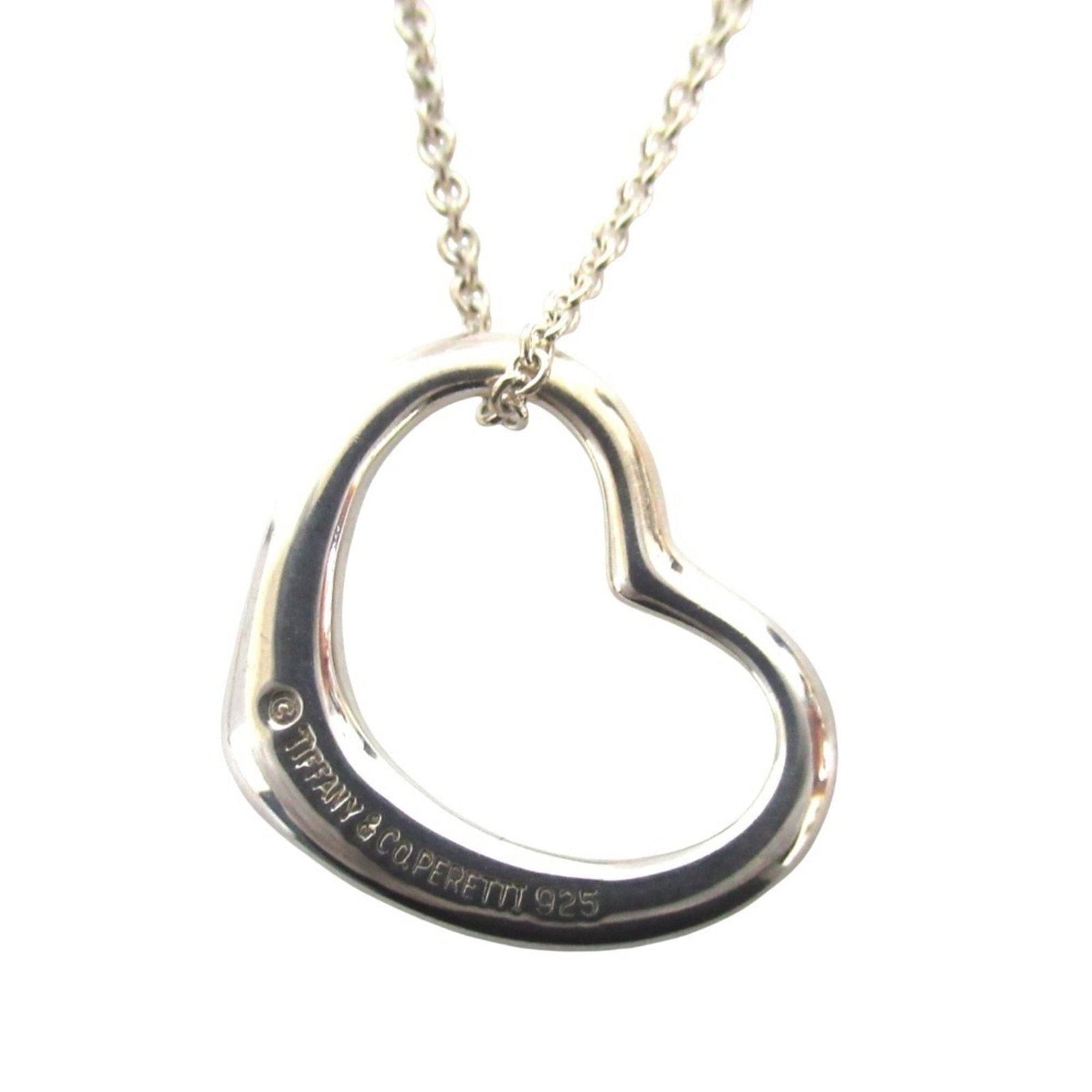 Silver Pendant Necklace Elsa Peretti Women's Tiffany & Co. 925 Open Heart: Silver Pendant Necklace Elsa Peretti Women's Tiffany & Co. 925 Open Heart Silver Pendant Necklace Elsa Peretti Women's Tiffany & Co. 925 Open Heart features a beautiful, 20mm x 22mm open heart