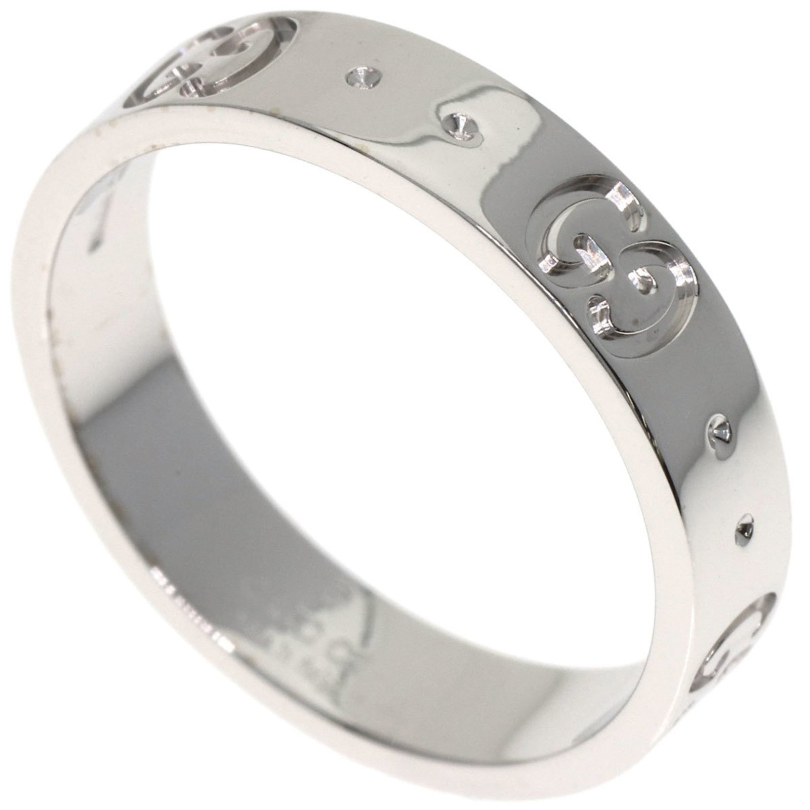 White Gold 18K Band Ring Gucci: White Gold 18K Band Ring Gucci White Gold 18K Band Ring Gucci features a sleek design with subtle details, showcasing the luxury brand's signature style. This used band ring boasts an 18K white gold