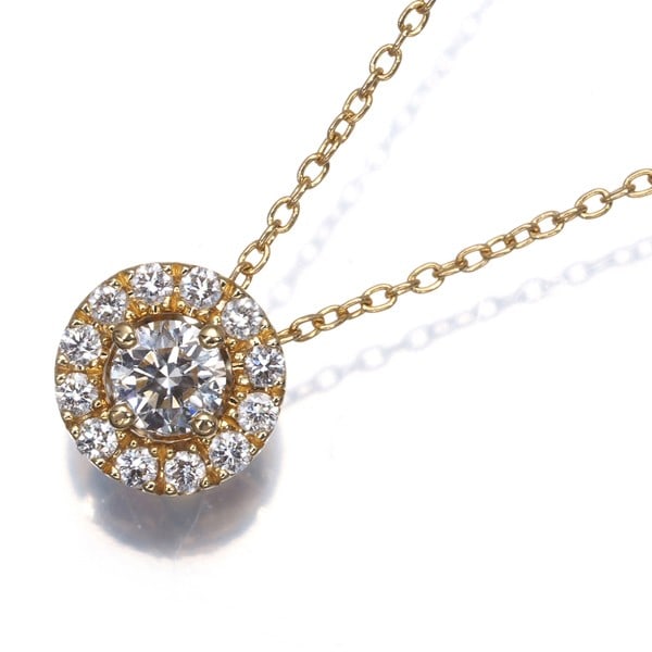 Forevermark Necklace Diamond The Centre Of My Universe 18K Yg: Forevermark Necklace Diamond The Centre Of My Universe 18K Yg The Centre of My Universe necklace features a stunning diamond pendant set in 18k yellow gold, creating a beautiful and elegant piece.