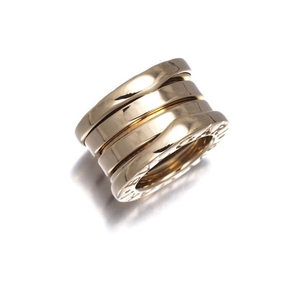 Bvlgari Pendant B.Zero1 18K 750 Yellow Gold: Bvlgari Pendant B.Zero1 18K 750 Yellow Gold BVLGARI's B.Zero1 pendant shines in 18k yellow gold, its sleek design making it a striking addition to any collection. This elegant piece features no main