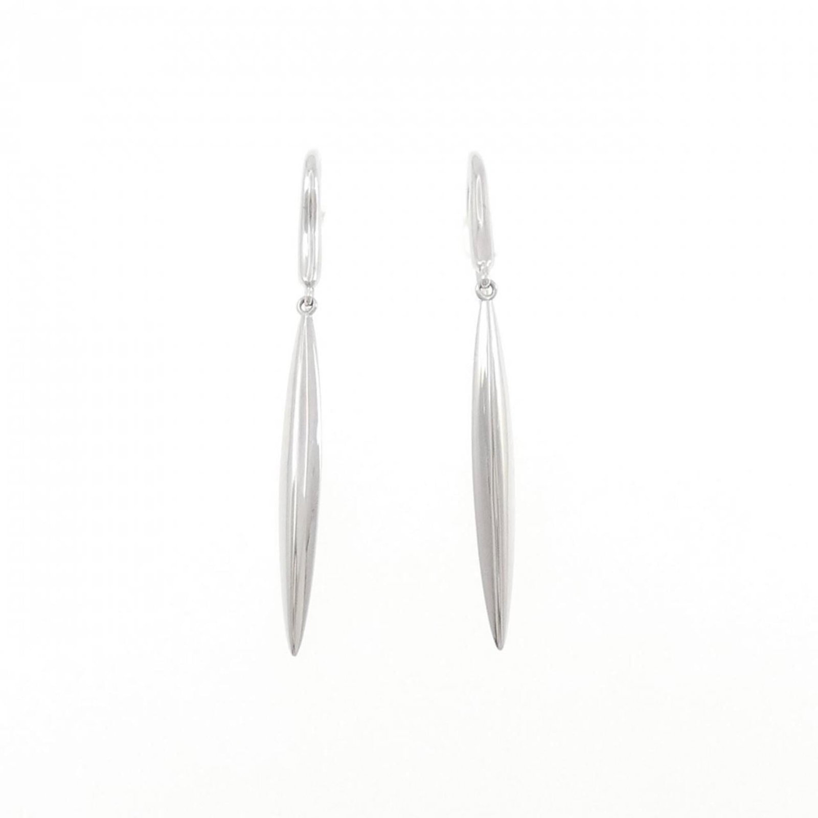 Tiffany Clip Earrings Feathers: Tiffany Clip Earrings Feathers Tiffany Clip Earrings Feathers are a unique accessory featuring white feathers attached to a clip earring design. The earrings have a small size, weighing 6.1g, and bear