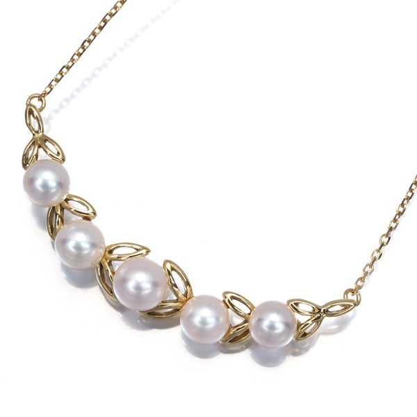 Akoya Pearl Necklace 5.5-6.2mm Mikimoto 750 Yellow Gold Leaf 18K: Akoya Pearl Necklace 5.5-6.2mm Mikimoto 750 Yellow Gold Leaf 18K Mikimoto's signature yellow gold leaf 18k craftsmanship shines in this exquisite Akoya pearl necklace, featuring cultured akoya pearls