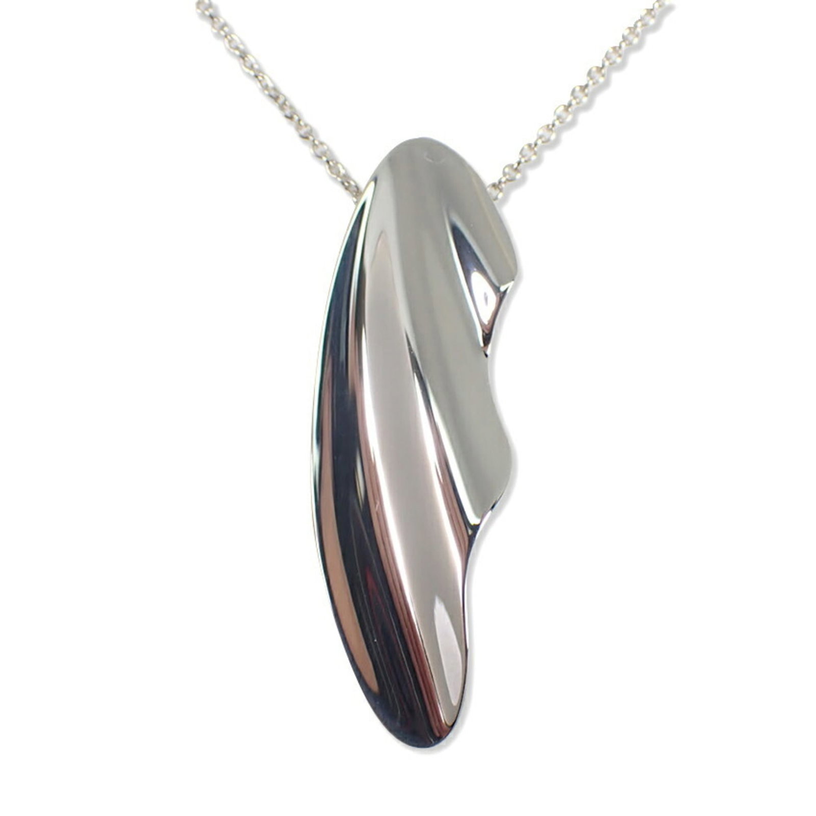 Tiffany & Co. 925 Elsa Peretti Feather Pendant Necklace: Tiffany & Co. 925 Elsa Peretti Feather Pendant Necklace Sterling silver pendant necklace featuring Elsa Peretti's iconic feather design, crafted from 925 material. The necklace boasts a sleek and mode