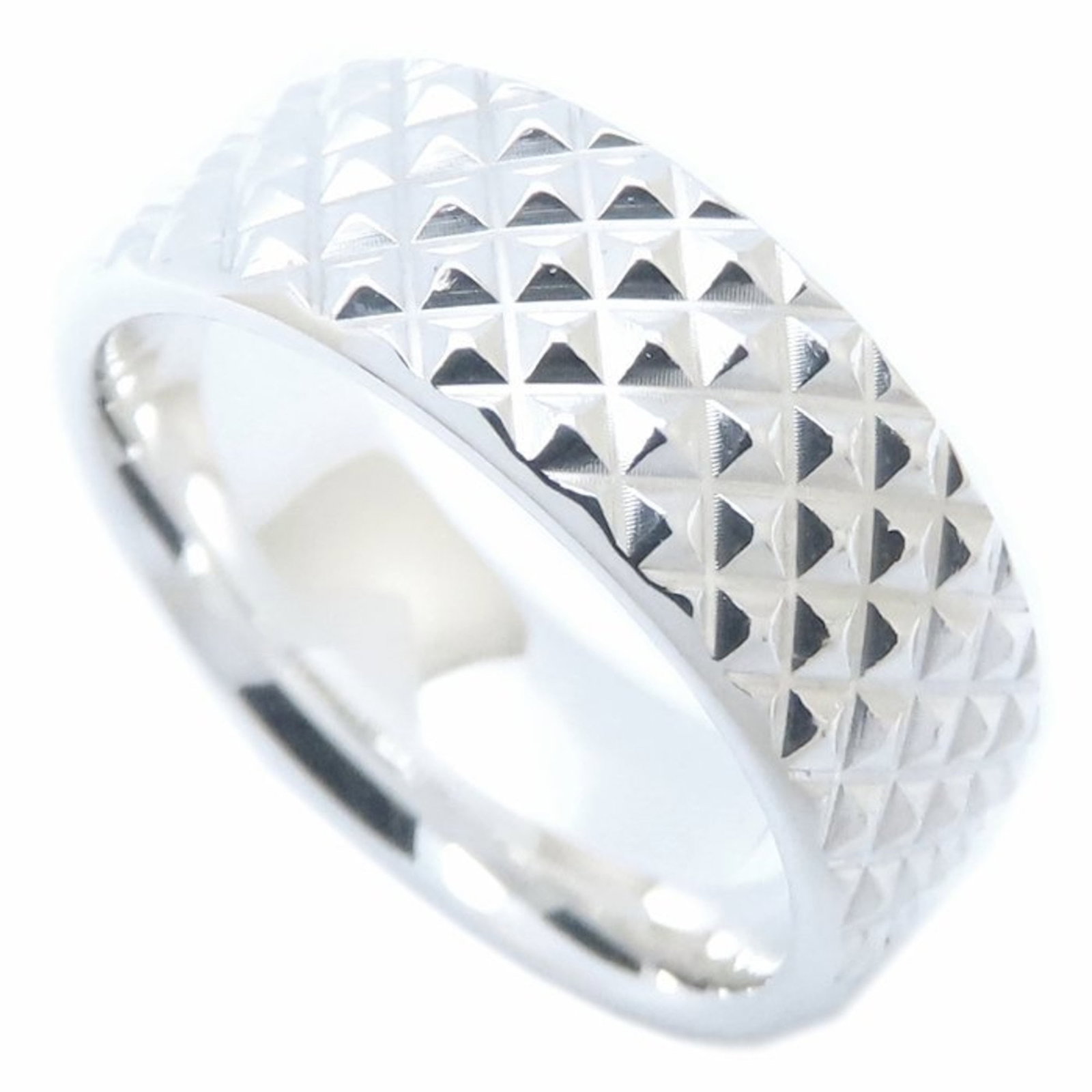 Tiffany Band Ring Silver 925: Tiffany Band Ring Silver 925 Silver 925 Tiffany Band Ring for Women, Us Size 6. This used band ring features silver 925 material and bears a signature. In very good condition with some scratches and d