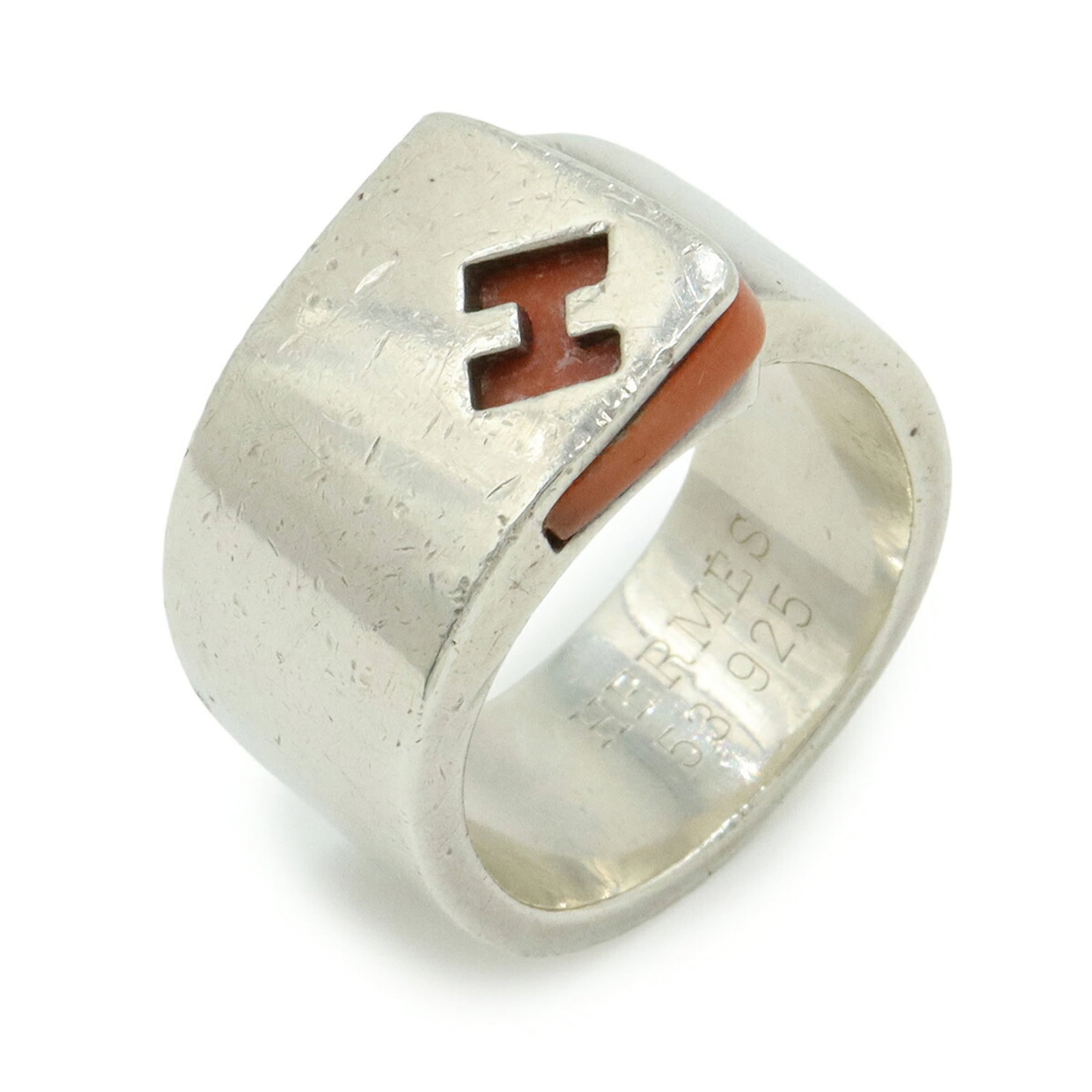 Ring Band Hermes: Ring Band Hermes The Hermes Ring Band features a vibrant orange hue paired with silver accents, adding a pop of color to any outfit. Its 11mm width provides a substantial presence on the finger, while