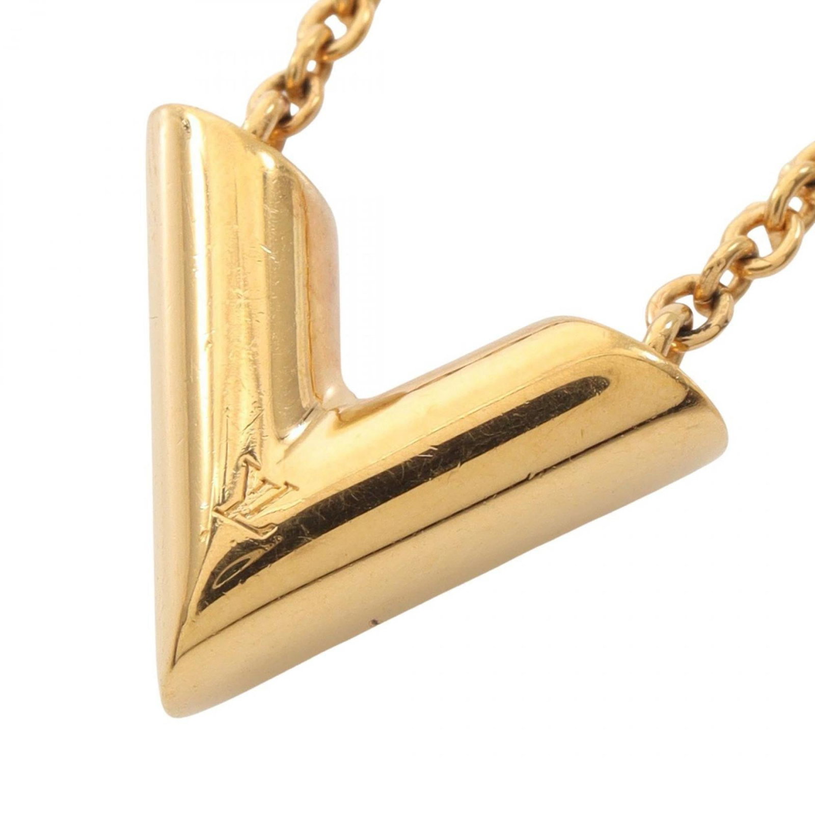 Women's gold plated essential necklace Louis Vuitton: Women's gold plated essential necklace Louis Vuitton Gold plated essential necklace from Louis Vuitton, featuring a 13mm x 16mm pendant with a gold finish. Available in sizes to fit necks between 42 c