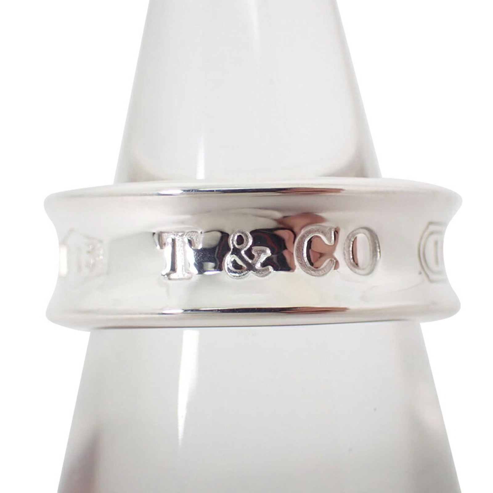 Sterling Silver Ring Tiffany Band: Sterling Silver Ring Tiffany Band Sterling Silver Tiffany Band Ring, 925, Us Size 6.5, Used (like new) condition with hardly any traces of usage. This beautiful band features a high-quality sterling s