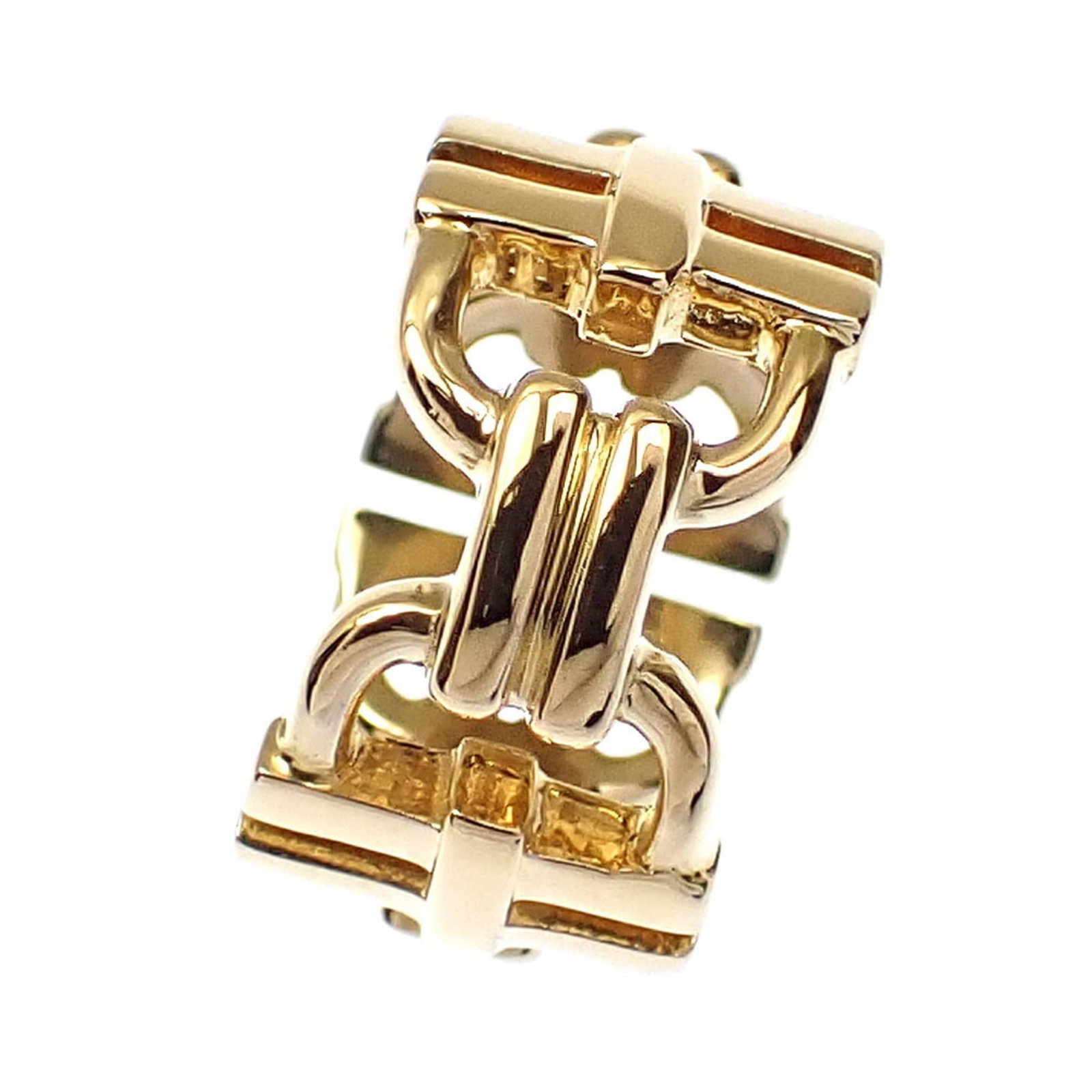 Celine Design Pendant Top For Women 18K Yellow Gold (750) 2.2G Head: Celine Design Pendant Top For Women 18K Yellow Gold (750) 2.2G Head 18K yellow gold pendant with Celine design, measuring 11.9mm x 11.9mm, bearing a signature. The piece has some scratches and dirt bu