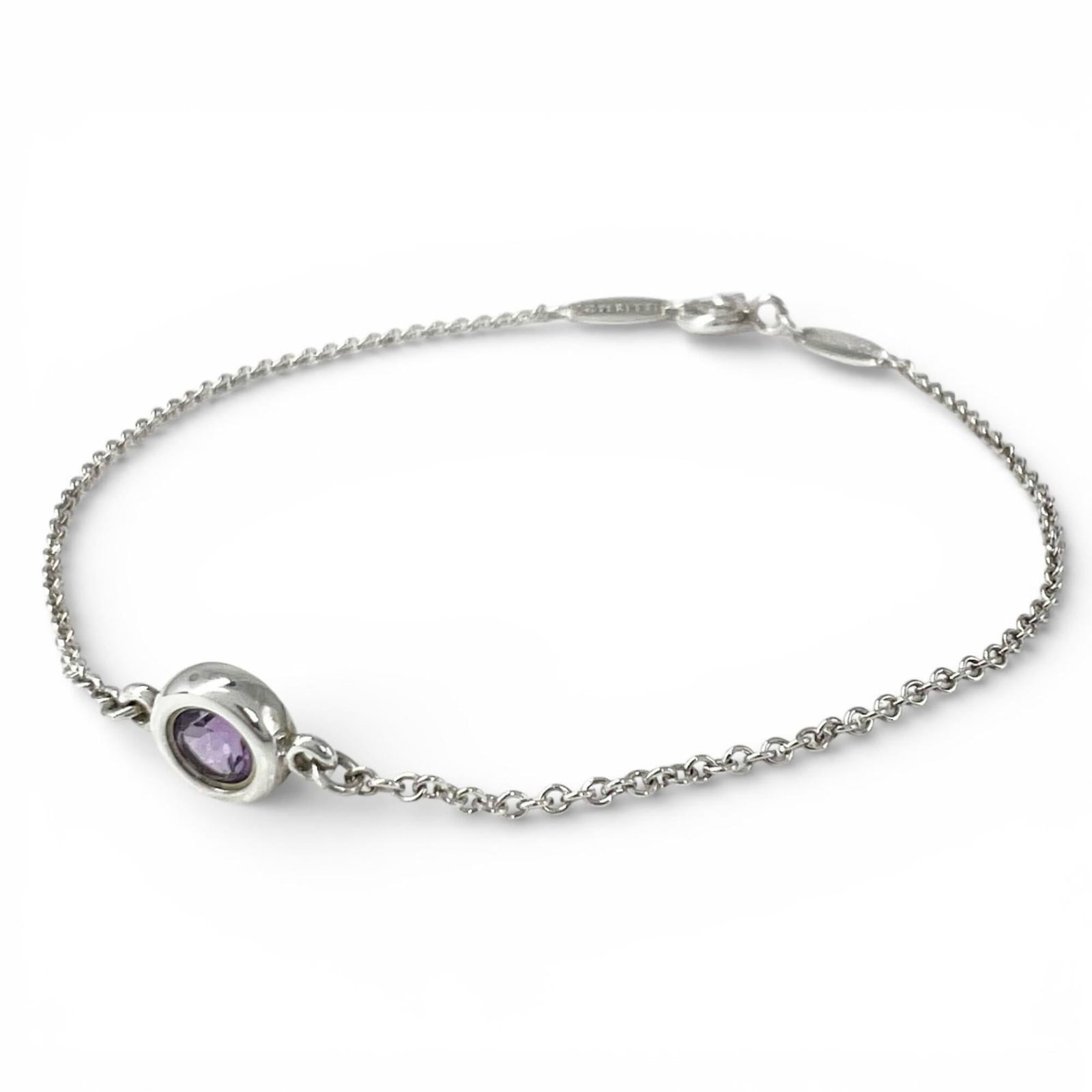 Charm Tiffany Bracelet 925 Silver: Charm Tiffany Bracelet 925 Silver Charm Tiffany Bracelet 925 Silver - A versatile and elegant accessory, this 18cm silver charm bracelet features a beautiful design that adds a touch of sophistication