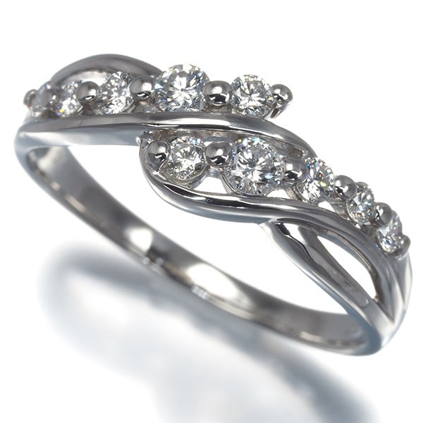 Diamond 0.47Ct Wave 10P Ring 900 Platinum: Diamond 0.47Ct Wave 10P Ring 900 Platinum 900 Platinum Diamond Ring features a natural diamond with a weight of 0.47 carats, set in a wave design. The ring is made from platinum metal and bears a sign