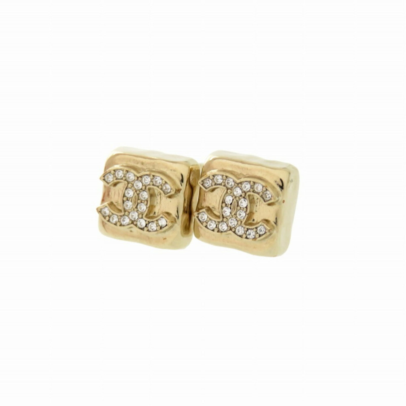 Stud Earrings Metal by Chanel: Stud Earrings Metal by Chanel Stud earrings by Chanel in gold metal, measuring 8.00mm x 8.00mm, showcase the iconic design of this luxury brand. The earrings bear traces of usage and minor scratches, 
