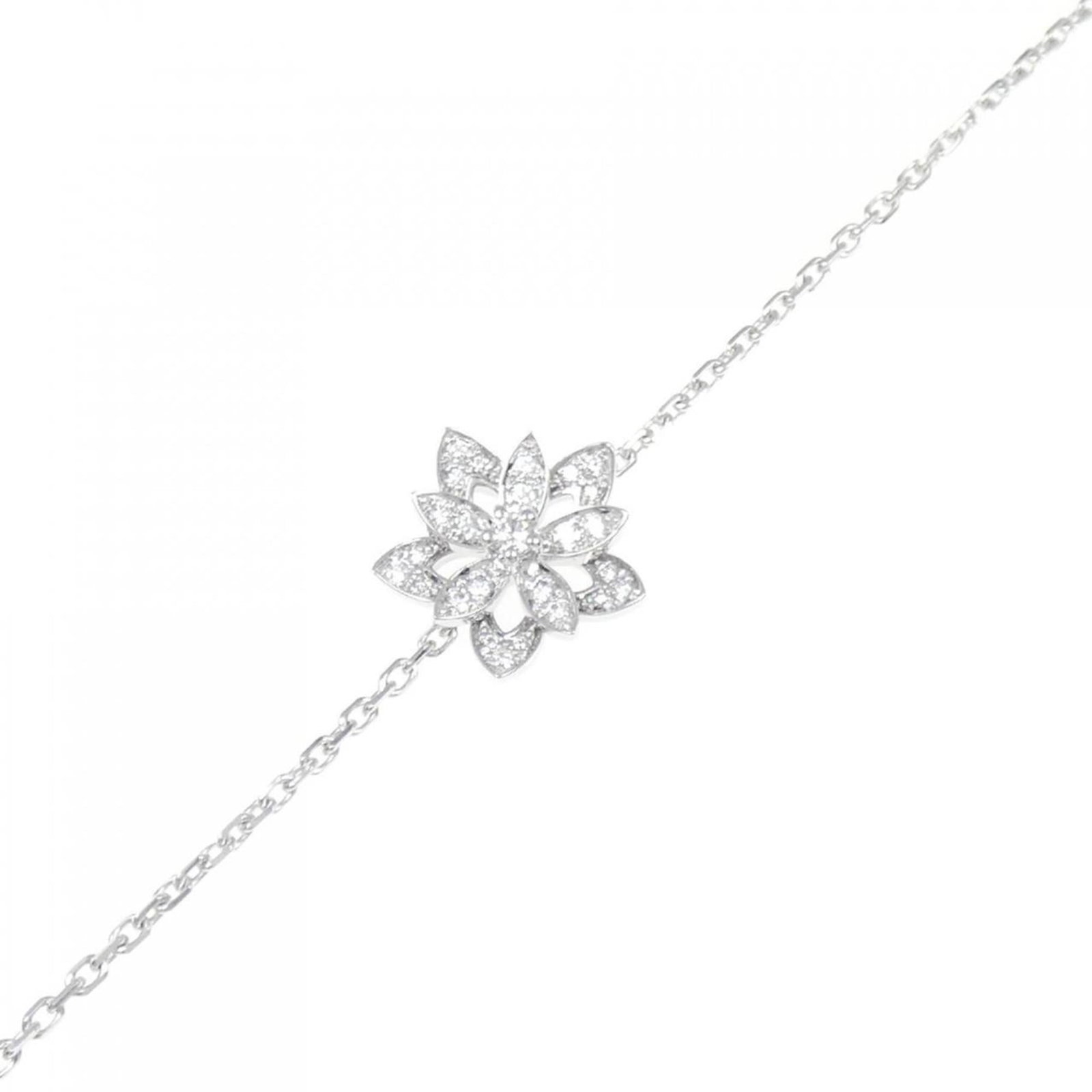 Van Cleef & Arpels Charm Bracelet White Gold (18K): Van Cleef & Arpels Charm Bracelet White Gold (18K) Van Cleef & Arpels Charm Bracelet White Gold (18K) boasts an elegant design with diamond accents, set in high-quality white gold. Measuring