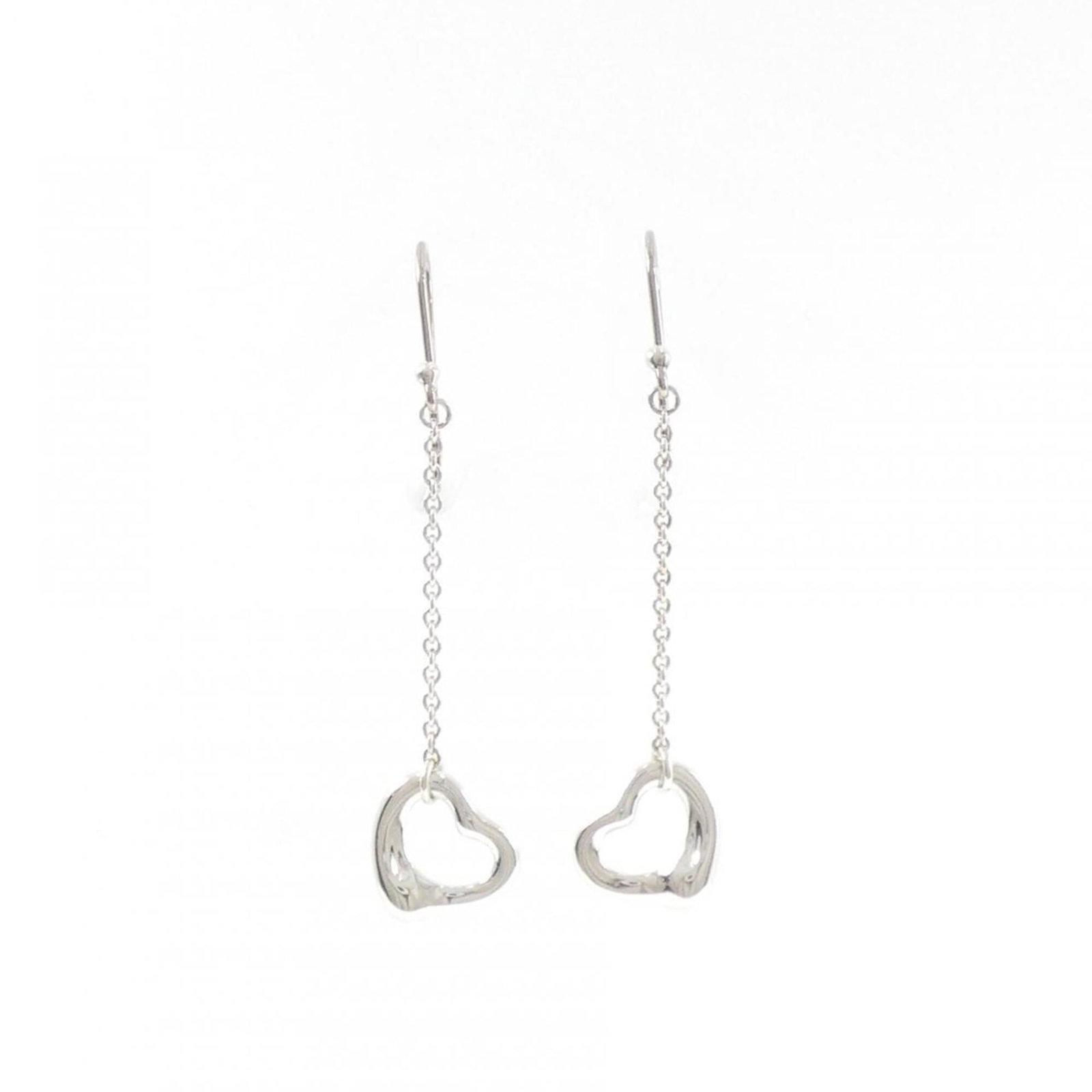 Drop earrings silver 925 by Tiffany: Drop earrings silver 925 by Tiffany Drop earrings in sterling silver 925 by Tiffany, featuring a sleek and modern design with a subtle shine. Made from high-quality silver 925, these earrings are