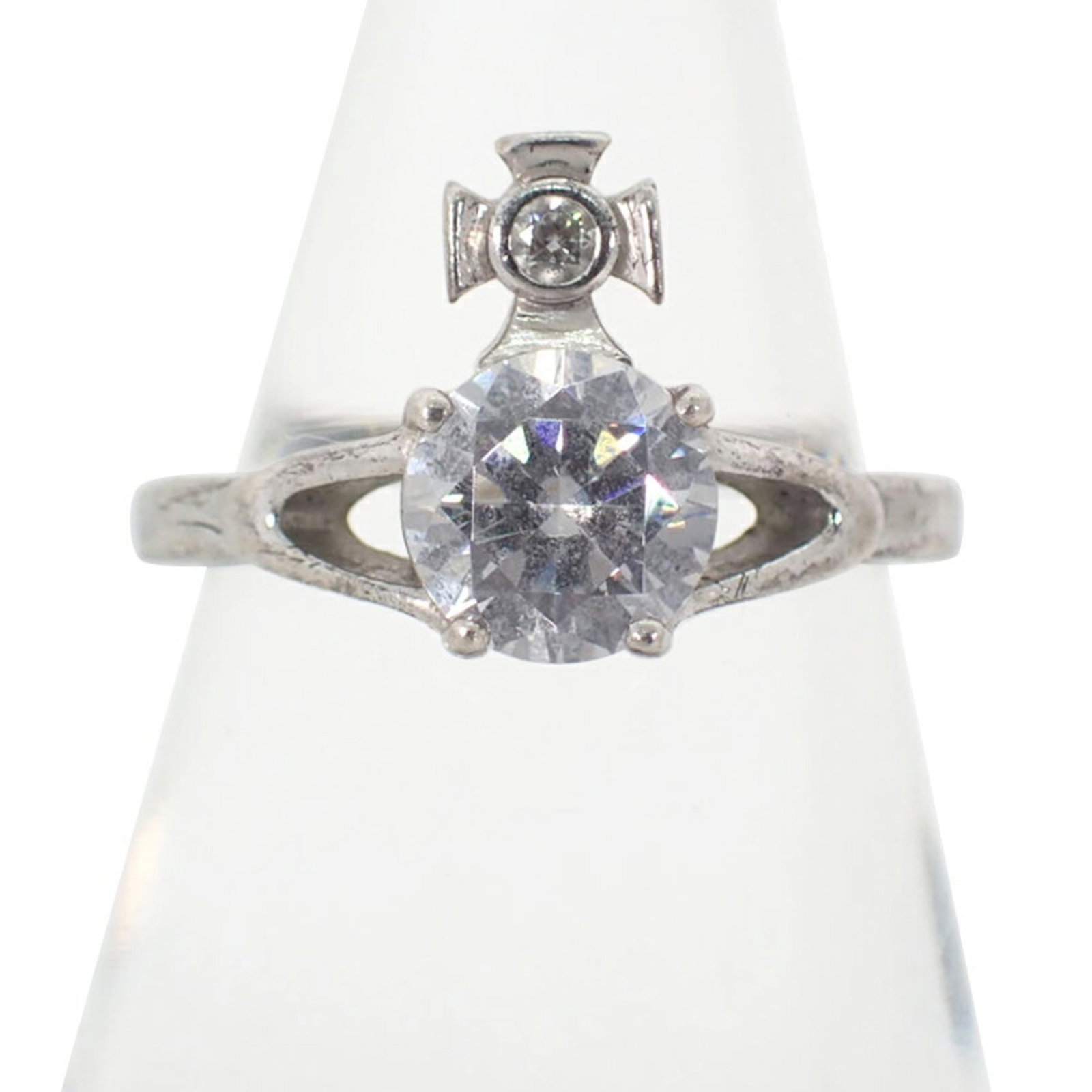 Sterling silver ring band from Vivienne Westwood: Sterling silver ring band from Vivienne Westwood Sterling silver ring band from Vivienne Westwood, featuring a classic design with a touch of edgy elegance. Made from high-quality sterling silver (925