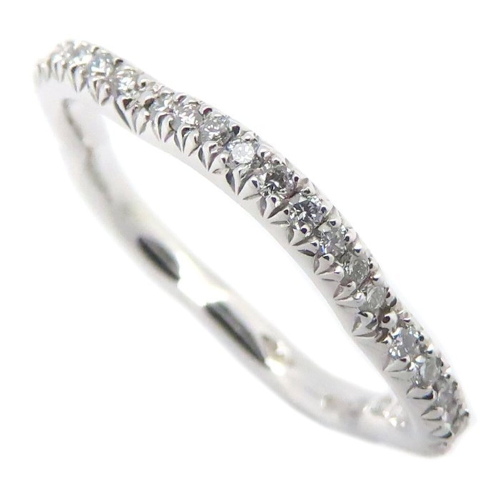 Chanel White Gold Ring Band 18K: Chanel White Gold Ring Band 18K 18K White Gold Band Ring from Chanel, featuring a sleek and sophisticated design. This used band ring is in like new condition, with hardly any traces of usage, making