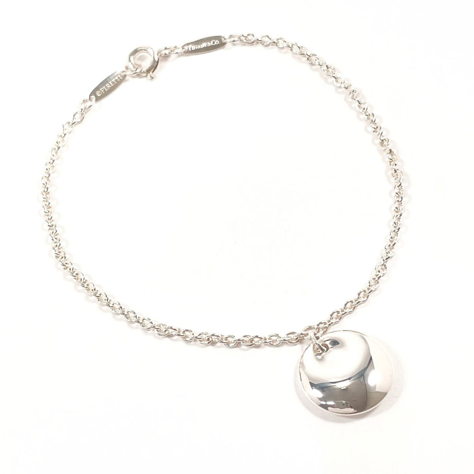 Charm Tiffany Bracelet 925 Silver: Charm Tiffany Bracelet 925 Silver Charm Tiffany Bracelet 925 Silver - A versatile and elegant accessory, this 18cm silver charm bracelet features a beautiful design that adds a touch of