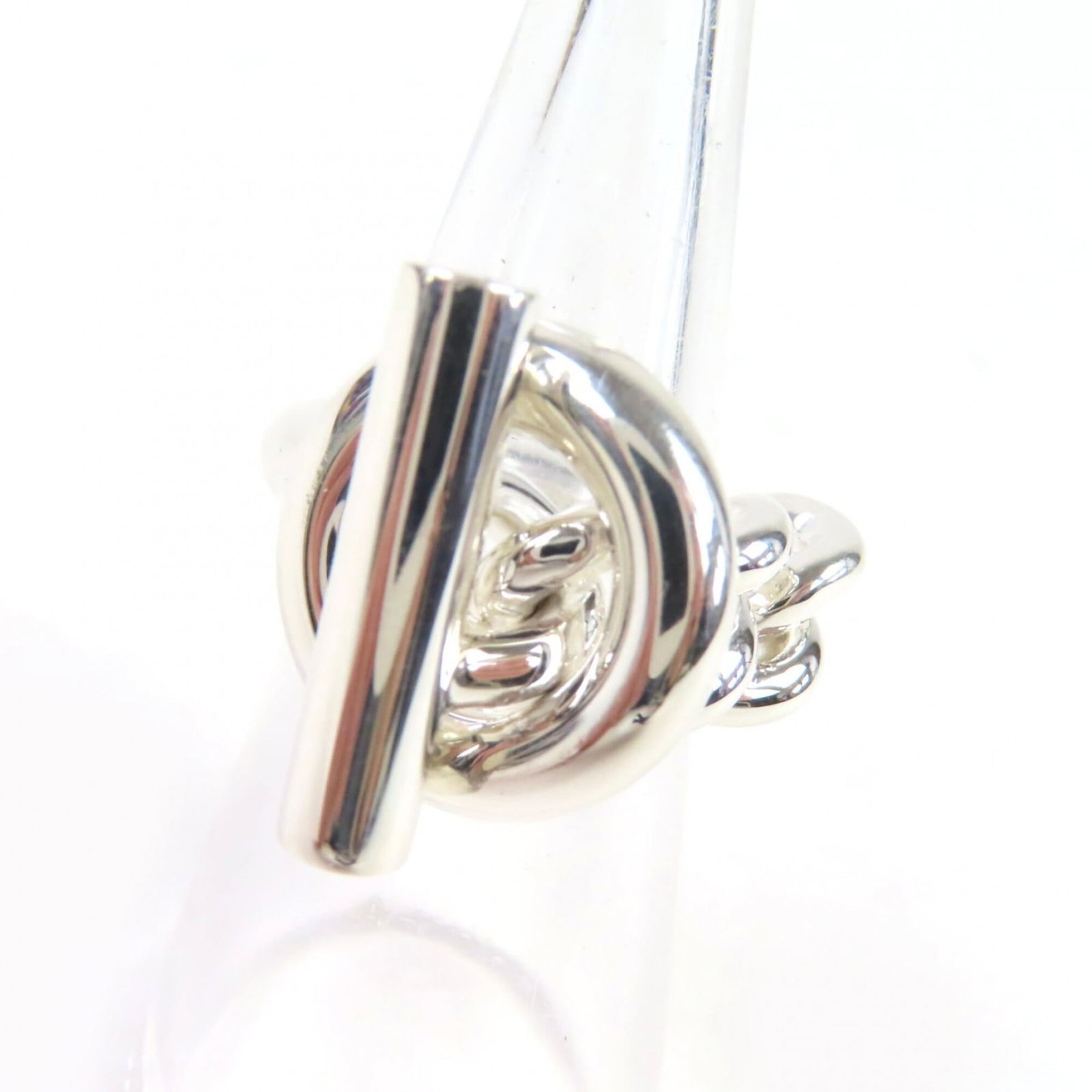 Ring Band Hermes: Ring Band Hermes Silver925 Band Ring from Hermes, a high-quality band ring made from sterling silver. This used item is in mint condition and weighs 15.7g / 0.55oz, making it a substantial accessory
