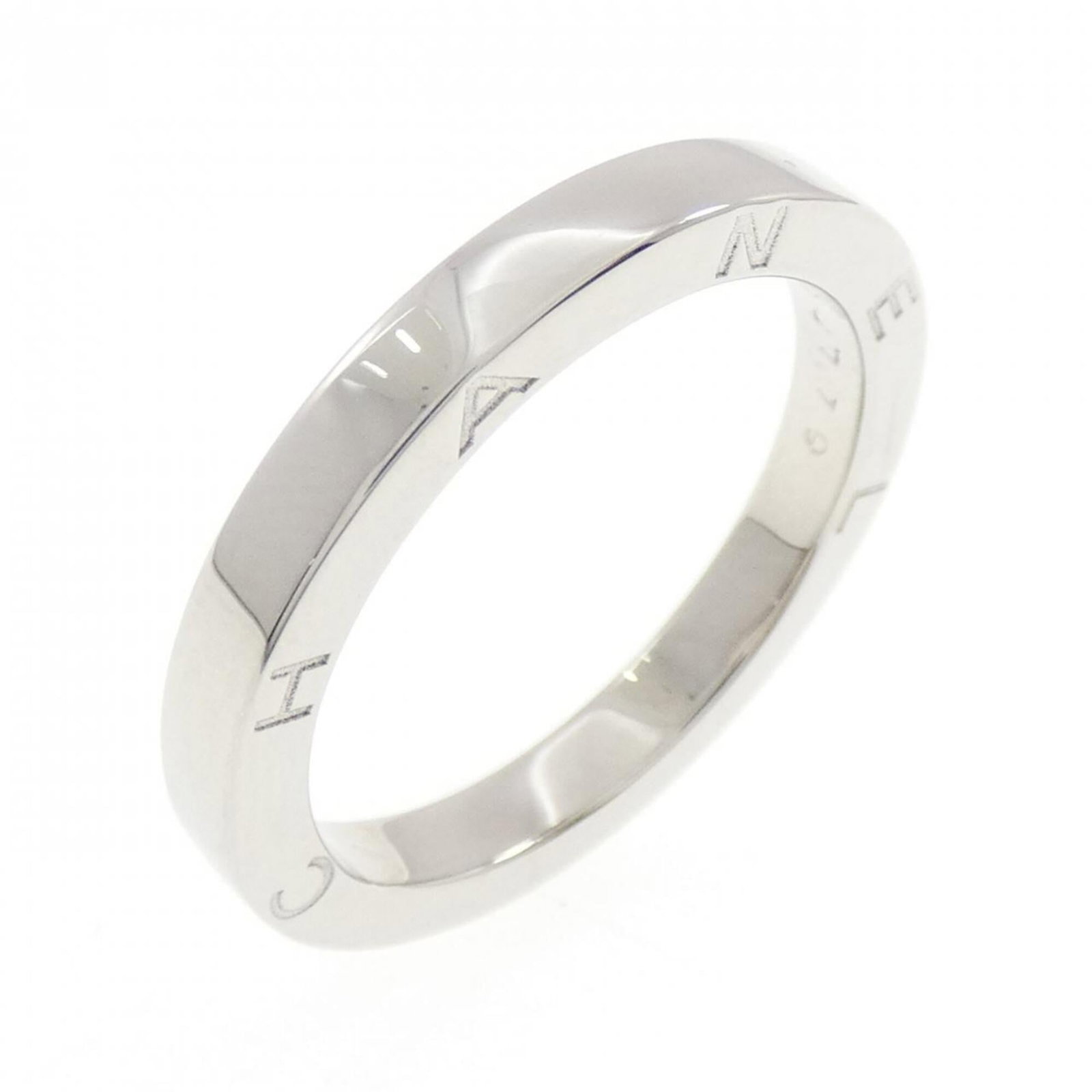 Chanel Band Ring Platinum 950: Chanel Band Ring Platinum 950 Platinum 950 band ring from Chanel, featuring a sleek design with a width of 3mm and an us size of 9. This used ring shows some traces of usage, including scratches and d