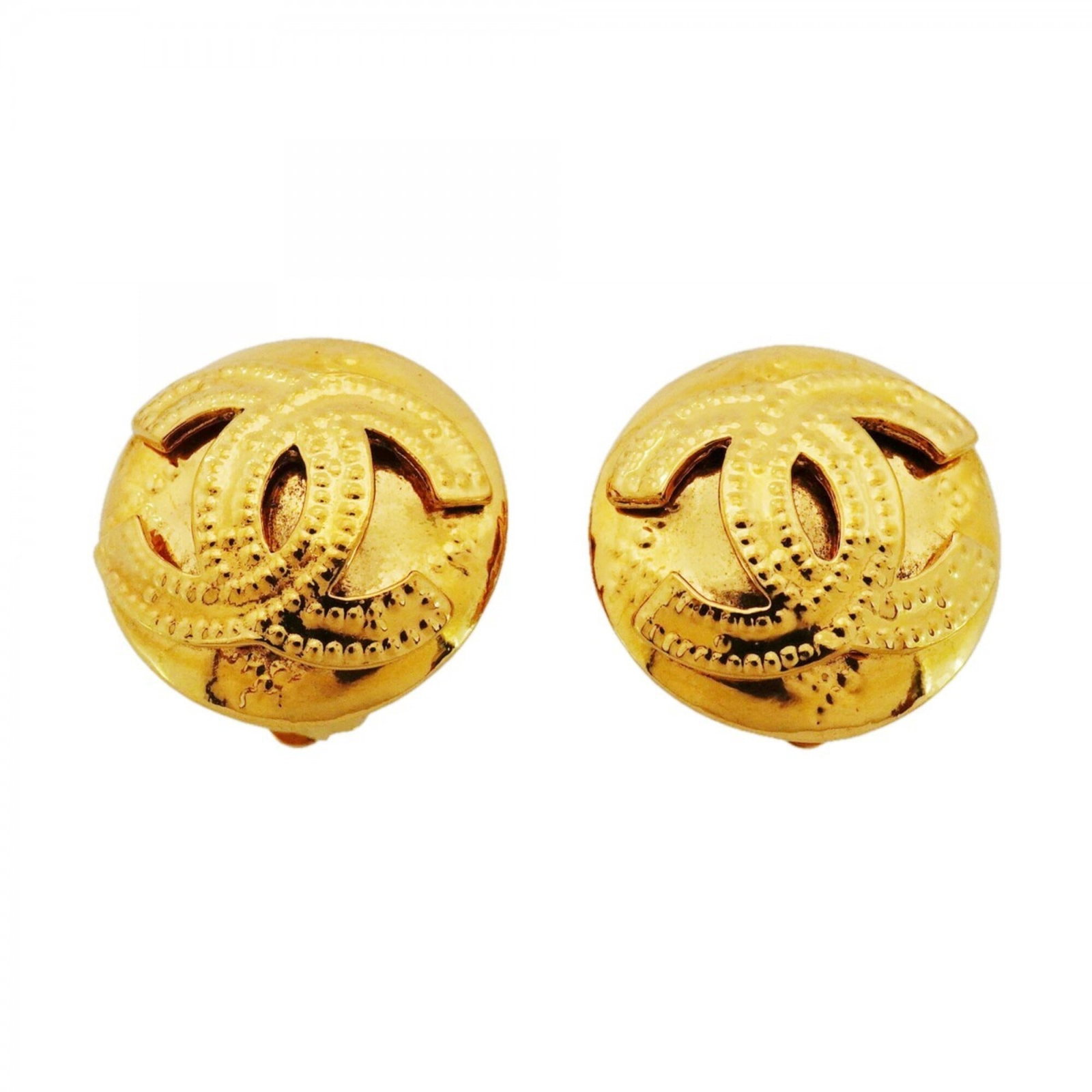 Clip earrings gold plating by Chanel: Clip earrings gold plating by Chanel Gold plating by Chanel adds a touch of luxury to these clip earrings, featuring a sleek design that complements any outfit. The subtle scratches and traces of usag
