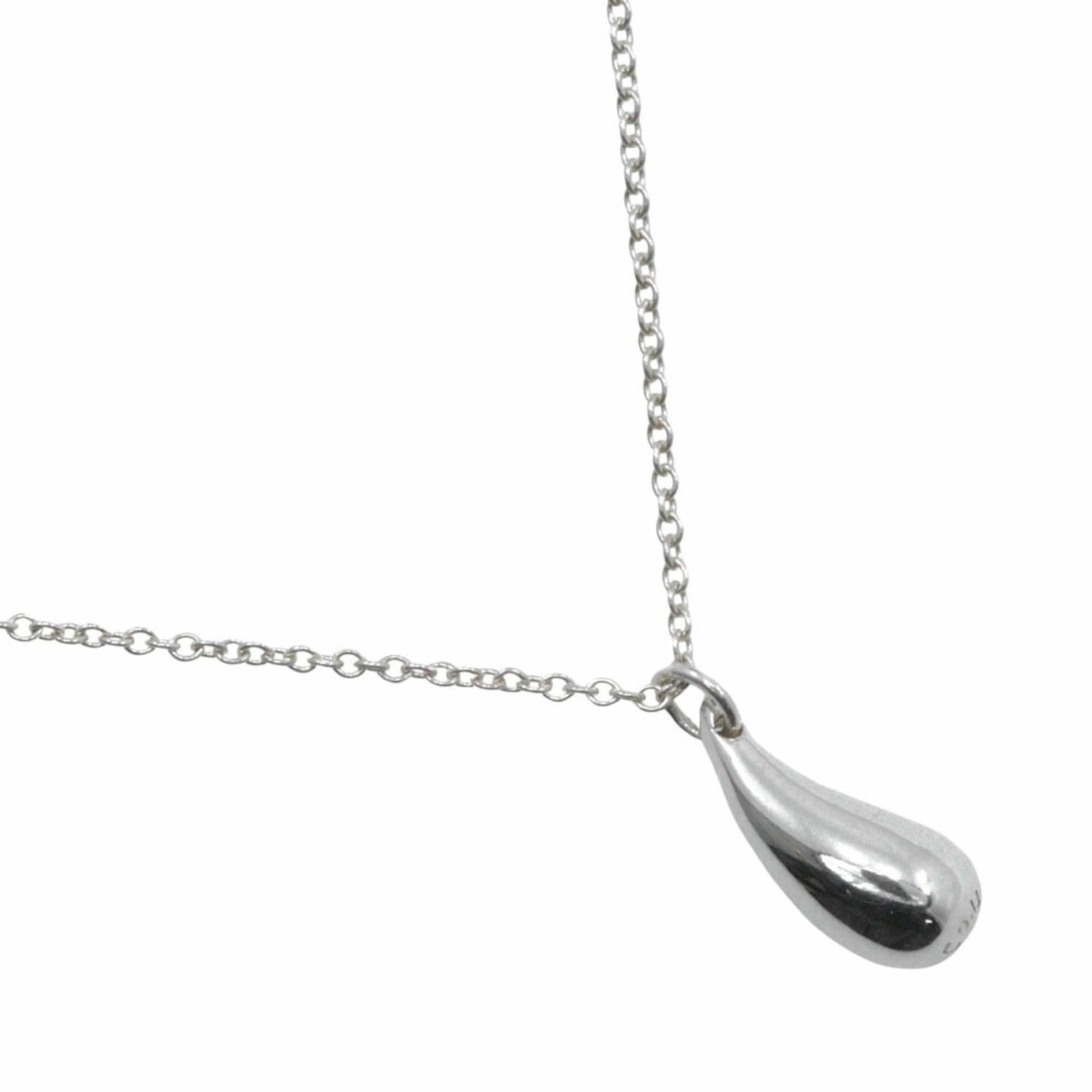 Tiffany & Co. Elsa Peretti Teardrop Necklace 925 Sterling Silver Approx. 2.6G Women'S: Tiffany & Co. Elsa Peretti Teardrop Necklace 925 Sterling Silver Approx. 2.6G Women'S Tiffany & Co.'s Elsa Peretti Teardrop Necklace is a timeless piece, crafted from 925 sterling silver. The necklace