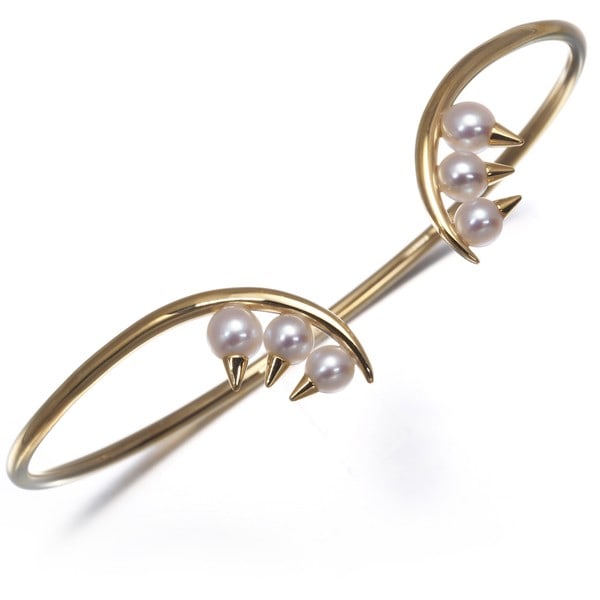 Tasaki Bracelet Akoya Pearl 3.7-4.5Mm Danger Plus Bangle 18K Yg: Tasaki Bracelet Akoya Pearl 3.7-4.5Mm Danger Plus Bangle 18K Yg Yellow Gold Akoya Pearl Bangle with 3.7-4.5mm Danger Plus Collection Features. This TASAKI bracelet showcases an 18k yellow gold bangle 