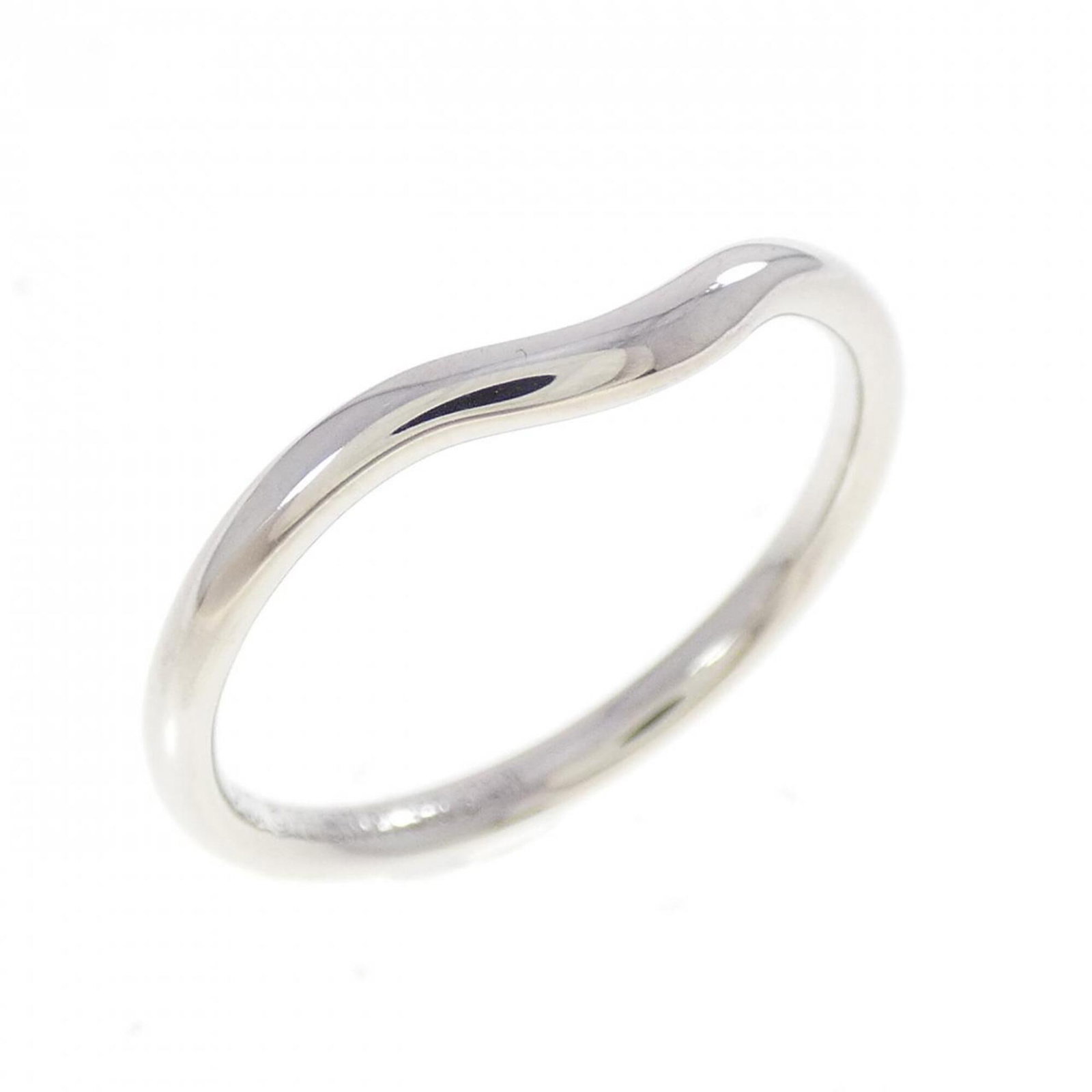 Platinum ring by Tiffany band: Platinum ring by Tiffany band Platinum ring by Tiffany & Co. features a sleek band design made from 950 platinum, measuring 2mm in width and weighing 3.5 grams. This used ring shows some signs of usag