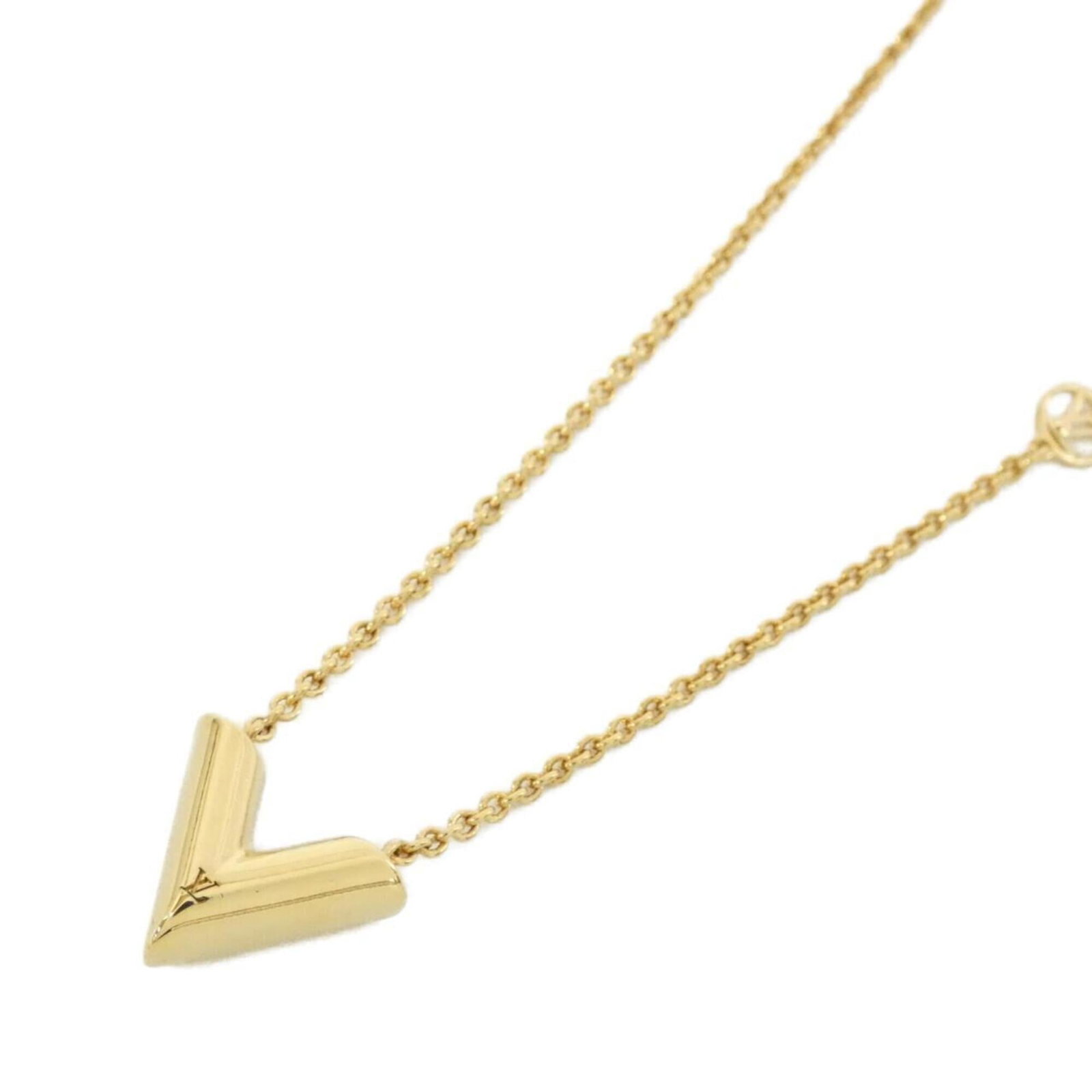 Louis Vuitton Necklace Essential M00857: Louis Vuitton Necklace Essential M00857 Gold Louis Vuitton Necklace with 13mm x 15mm Pendant, suitable for women with neck circumference ranging from 39 cm to 44.5 cm. The necklace features a few trac