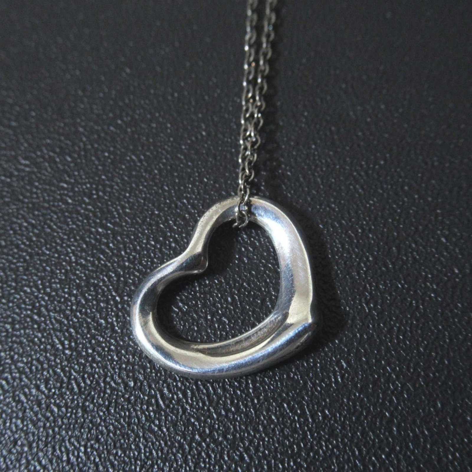 Tiffany Open Elsa Peretti Necklace Heart Pendant 925 Sv Silver Women: Tiffany Open Elsa Peretti Necklace Heart Pendant 925 Sv Silver Women Tiffany's iconic Elsa Peretti necklace features a stunning heart-shaped pendant in sterling silver, adding a touch of elegance to a