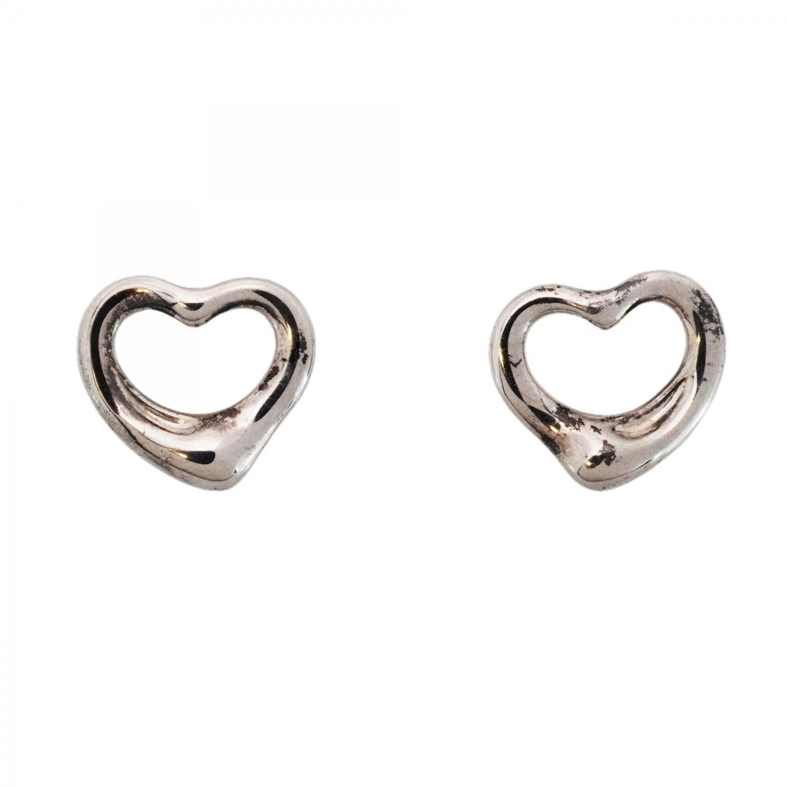 Silver 925 stud earrings by Tiffany: Silver 925 stud earrings by Tiffany Silver 925 stud earrings by Tiffany, featuring a classic design with subtle details. Made from high-quality silver material, these earrings showcase a timeless