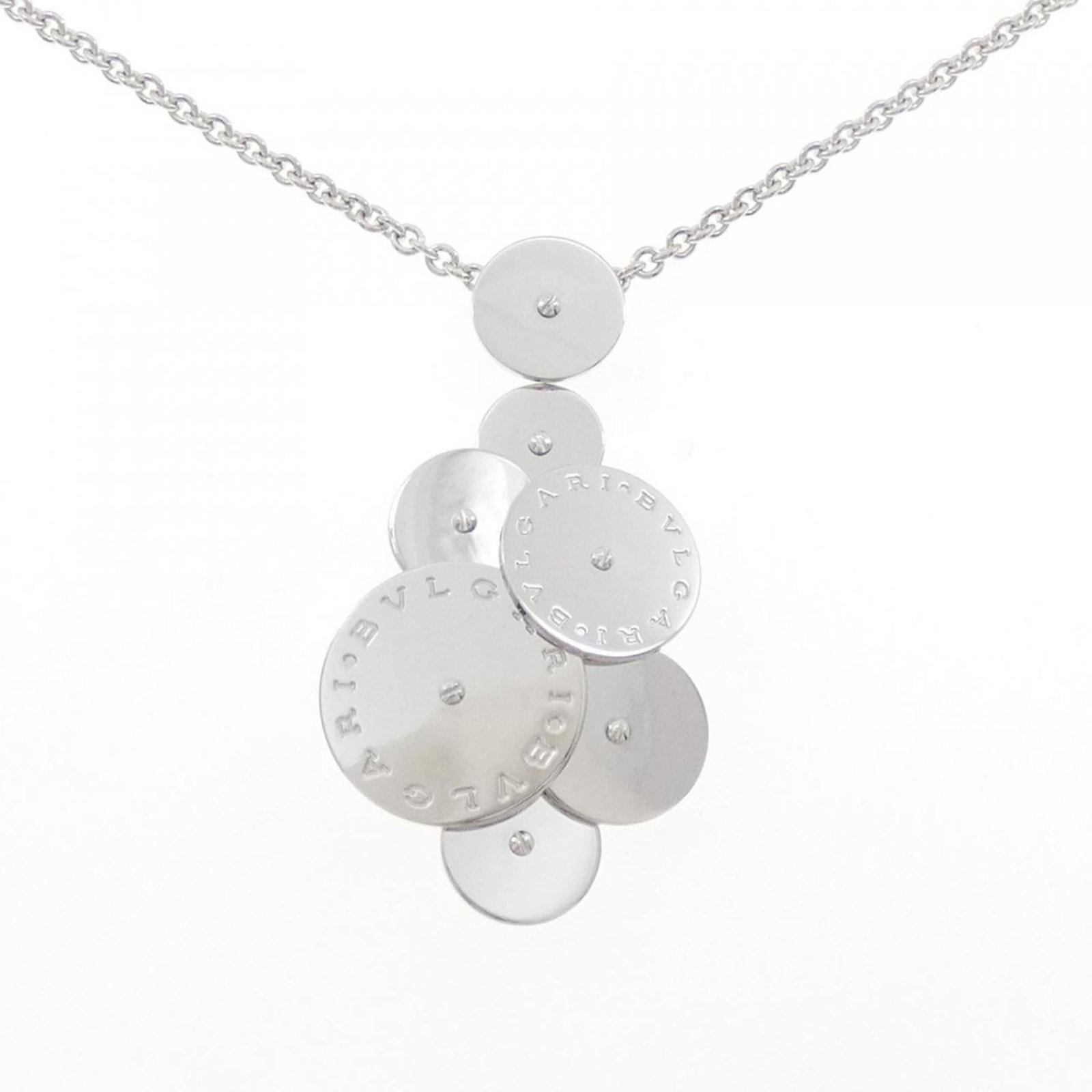 Bvlgari Necklace Cichlady Grand Model: Bvlgari Necklace Cichlady Grand Model Bvlgari Necklace Cichlady Grand Model - A stunning women's necklace featuring a pendant in white gold (18K) with intricate details. The necklace boasts a classic