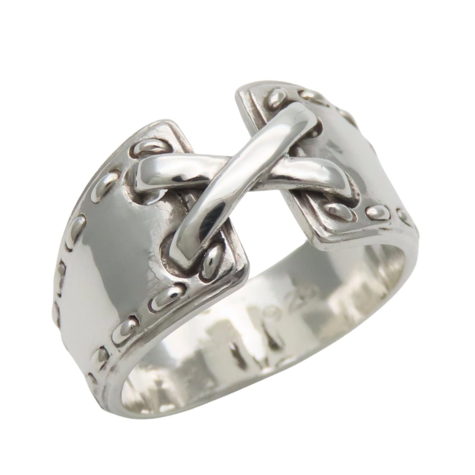 Ring Hermes Silver Band 925: Ring Hermes Silver Band 925 Silver band ring from Hermes, made with high-quality silver material (925). The ring bears traces of usage and minor scratches, but remains in good condition. A pre-owned a