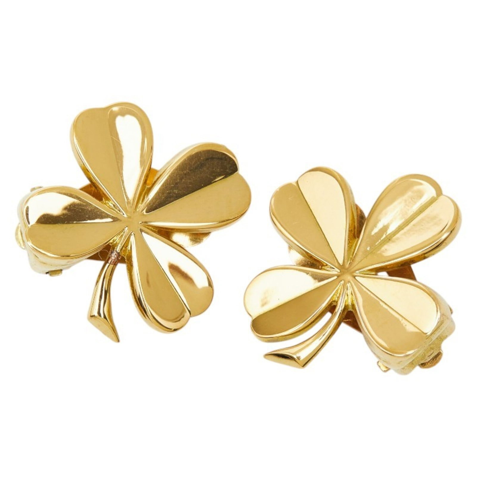 Clip earrings gold plating by Chanel: Clip earrings gold plating by Chanel Clip earrings in gold plating by Chanel, bearing traces of usage and minor scratches. The item measures 23.30mm x 24.20mm and features a gold color finish. Used