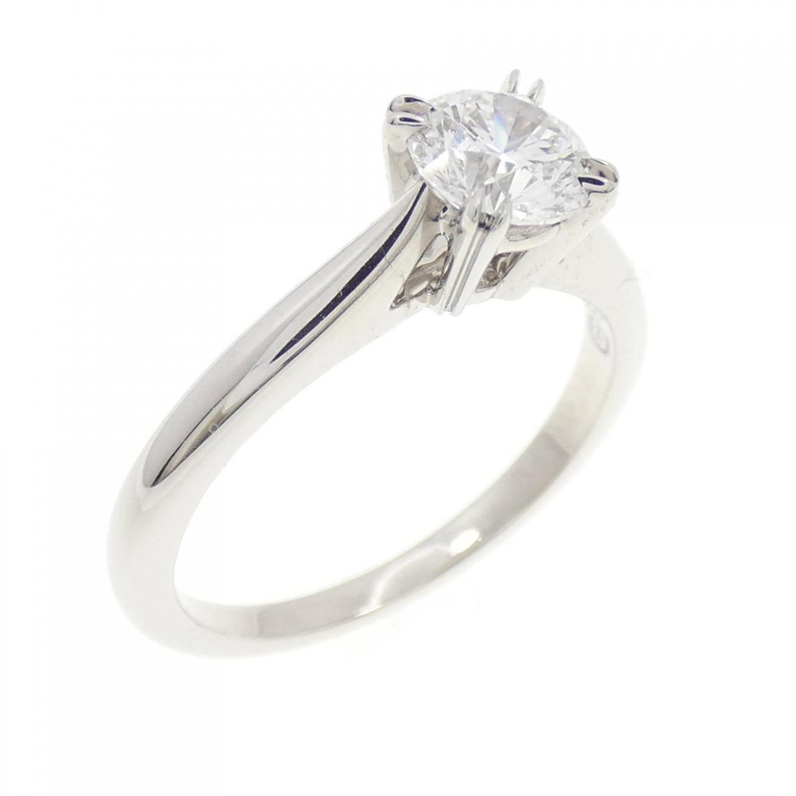 Platinum Ring Band Harry Winston 950: Platinum Ring Band Harry Winston 950 Platinum Ring Band Harry Winston 950 features a platinum band with a diamond stone weighing 0.50 carats, set in a Vs1 clarity. This 4 Us size ring boasts a high-qu