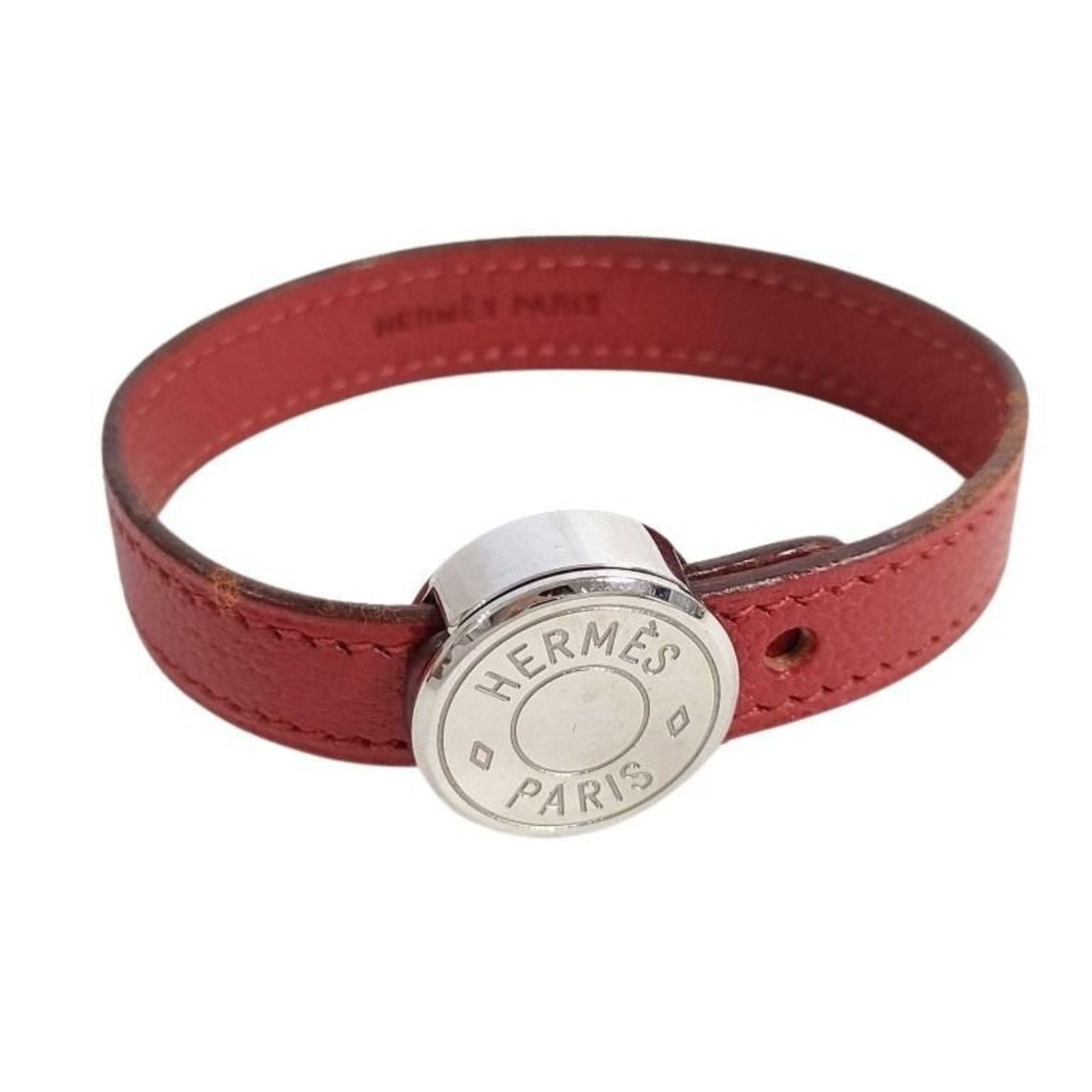Hermes Charm Bracelet Leather: Hermes Charm Bracelet Leather Black and red leather charm bracelet from Hermes, with a length of 17.5cm. The bracelet shows signs of usage, including scratches and dirt, but remains in good condition