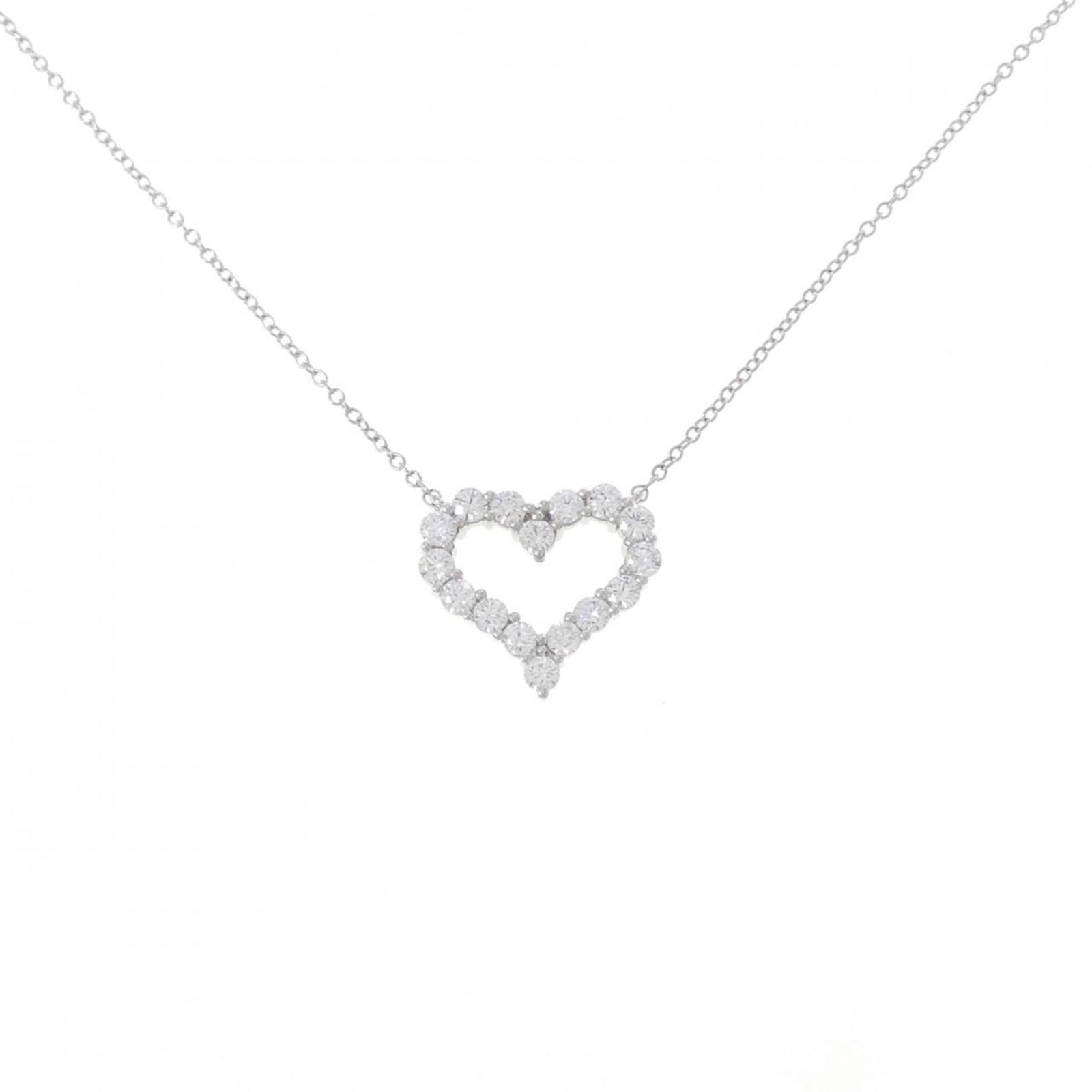 Tiffany heart necklace small sentimental: Tiffany heart necklace small sentimental Small Tiffany heart pendant necklace in platinum, featuring a 4.8g diamond weighing 0.16oz. The necklace has a 42cm circumference and measures 14.2mm x 15.6mm