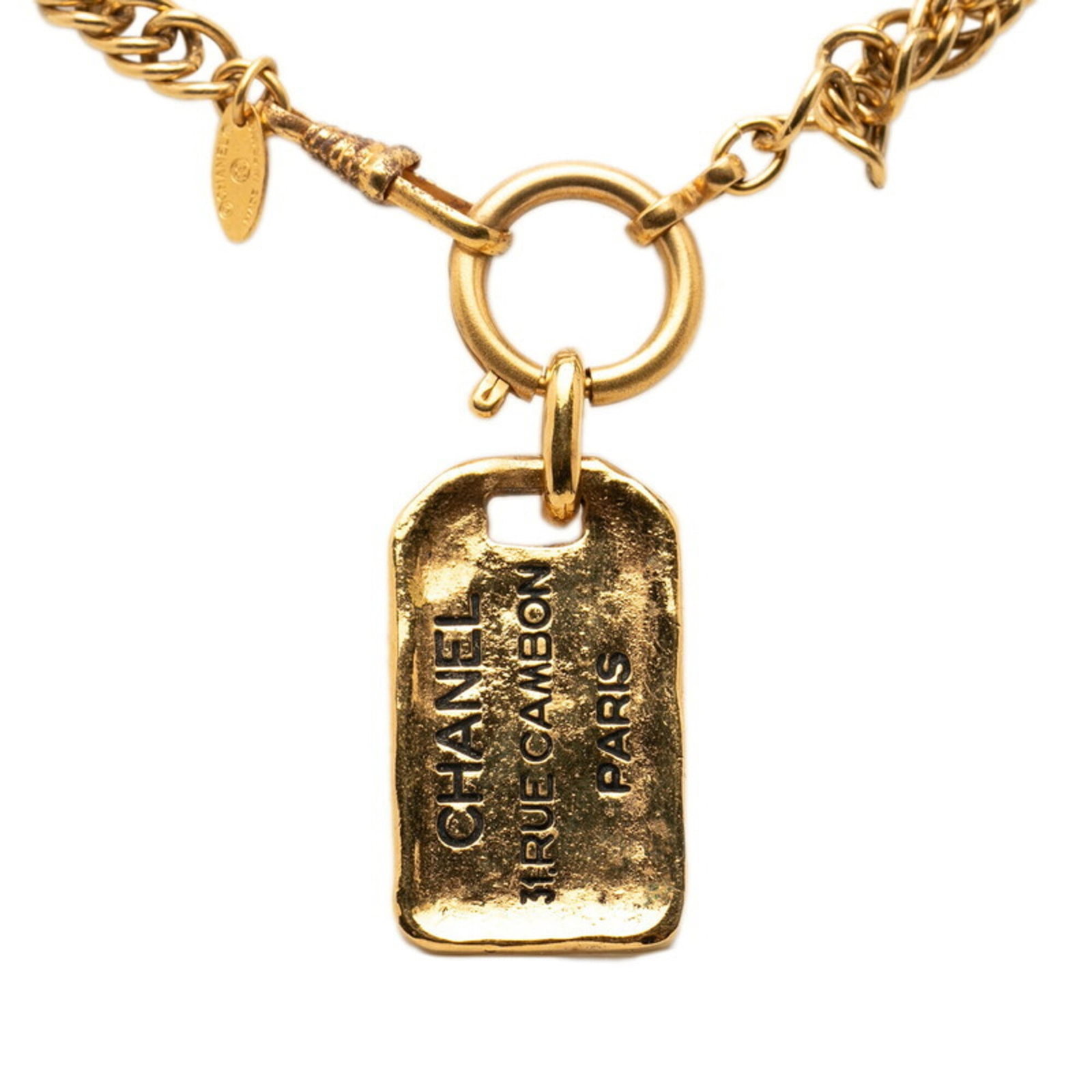 Chanel 31 Rue Cambon Vintage Necklace Gold Plated Women'S Chanel: Chanel 31 Rue Cambon Vintage Necklace Gold Plated Women'S Chanel Gold Plated Chanel Necklace from Iconic 31 Rue Cambon, featuring a 40.4mm x 23.5mm pendant in gold plating, set on an adjustable chain