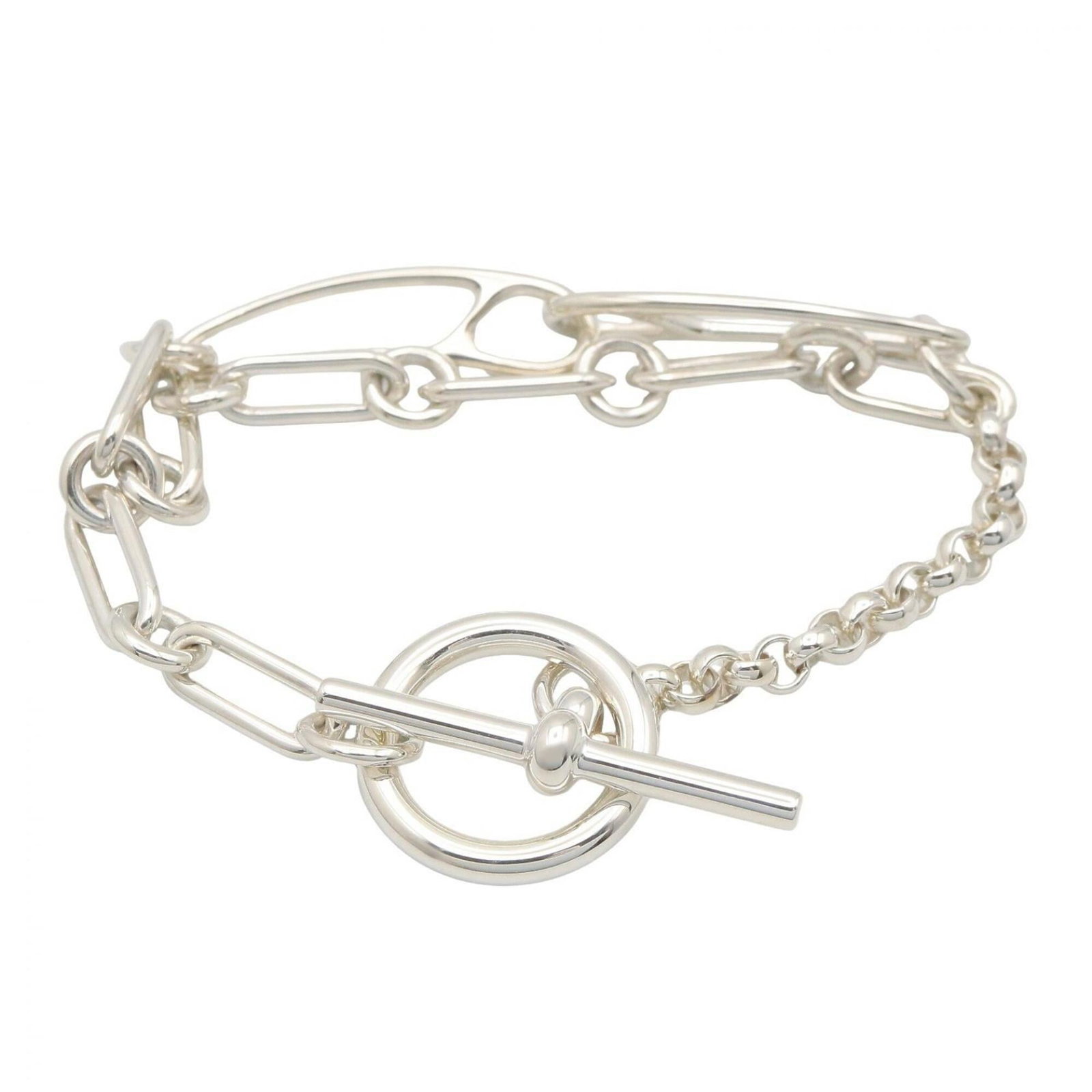 Silver Charm Bracelet 925 by Hermes: Silver Charm Bracelet 925 by Hermes Silver Charm Bracelet 925 by Hermes, a delicate and elegant accessory in sterling silver, measures 15cm in length. This like-new condition charm bracelet boasts a