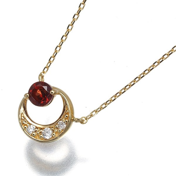 Diamond Jewelry Necklace Star 0.02Ct Moon 18K Yellow Gold: Diamond Jewelry Necklace Star 0.02Ct Moon 18K Yellow Gold Yellow gold pendant in the shape of a moon, featuring a natural garnet stone weighing 0.02 carats, presented on an 18k yellow gold necklace.