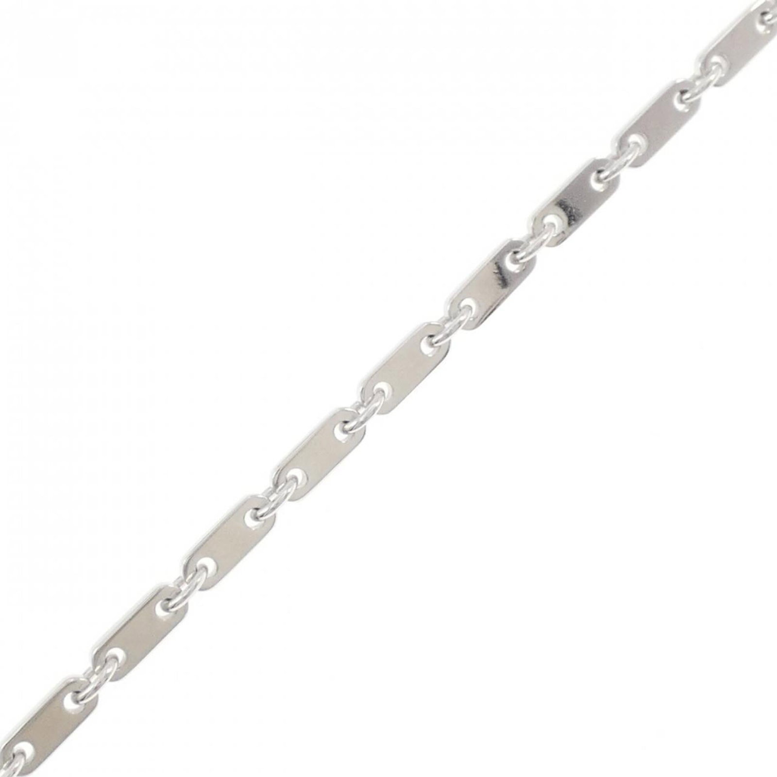 Cartier Charm Bracelet White Gold (18K): Cartier Charm Bracelet White Gold (18K) Cartier Charm Bracelet White Gold (18K) - A stylish and elegant accessory in excellent condition. This 17.5cm white gold charm bracelet features a few traces