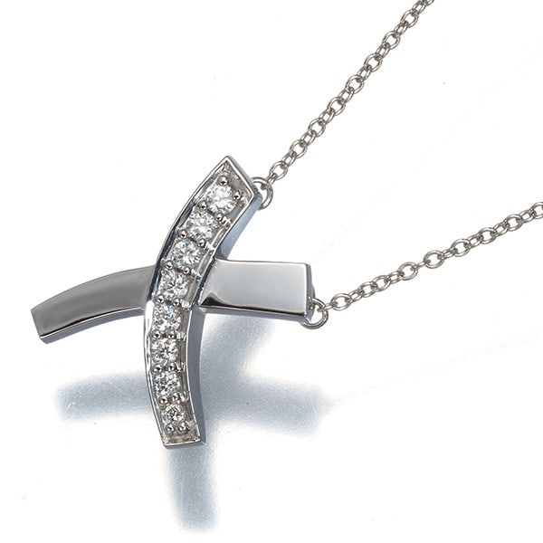 Tiffany&Co. Necklace Diamond Paloma'S Graffitix Kiss 18K 750 White Gold: Tiffany&Co. Necklace Diamond Paloma'S Graffitix Kiss 18K 750 White Gold Tiffany & Co.'s Graffiti X Kiss necklace showcases a stunning diamond pendant set in 18k white gold, creating a striking visual