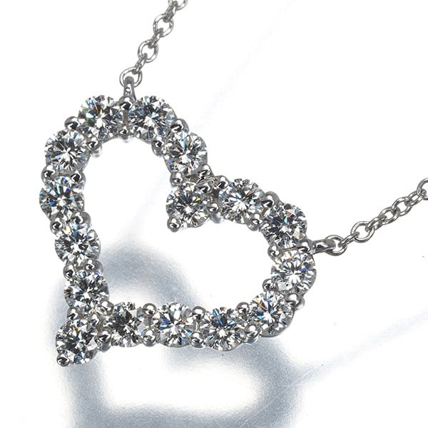 Small Heart Sentimental Diamond Necklace 950 Platinum: Small Heart Sentimental Diamond Necklace 950 Platinum Small Heart Pendant Necklace in 950 Platinum Features a Natural Diamond Set into a Heart-Shaped Pendant, Bearing the Tiffany & Co. Brand and