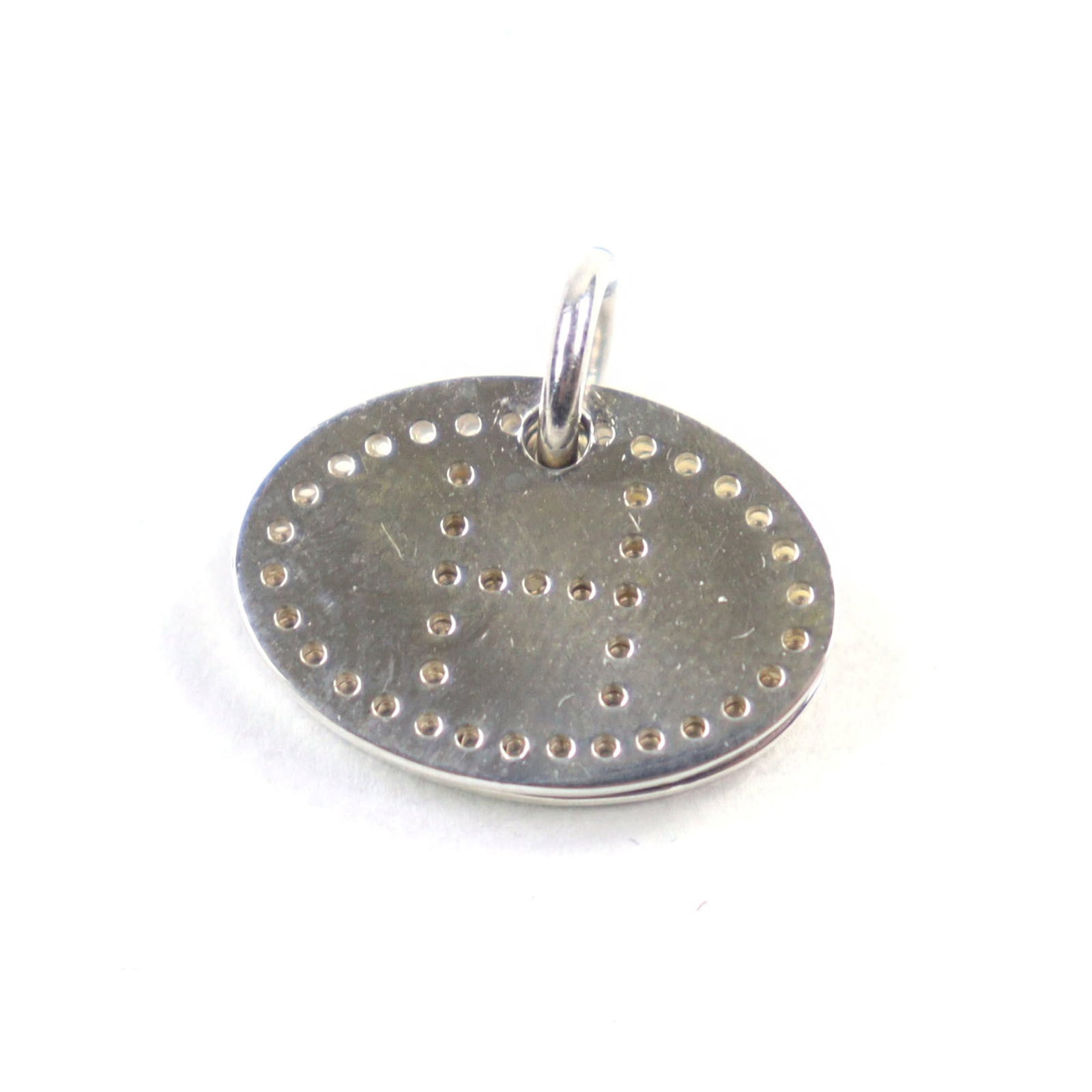 Hermes Eclipse Evelyne Ag925 H Logo Motif Punched Oval Pendant Top In Silver Weight 3.77G Women'S: Hermes Eclipse Evelyne Ag925 H Logo Motif Punched Oval Pendant Top In Silver Weight 3.77G Women'S Silver Hermes Eclipse Evelyne Ag925 H Logo Motif Punched Oval Pendant. This silver pendant features th