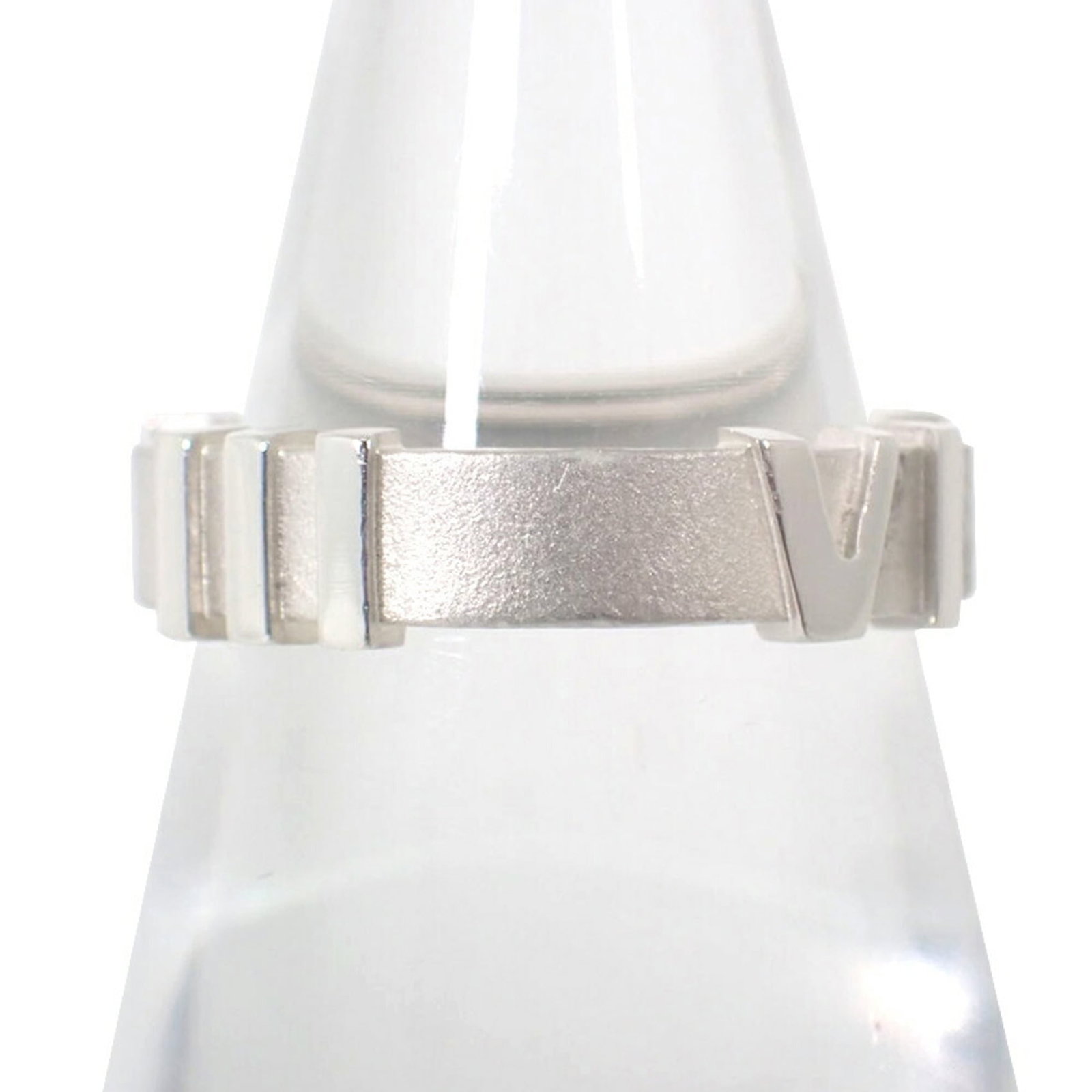 Sterling Silver Ring Tiffany Band: Sterling Silver Ring Tiffany Band Sterling Silver Ring Tiffany Band - A Like New Condition Women's Band with Minimal Signs of Wear. This 925 Sterling Silver ring features a classic design, bearing a s