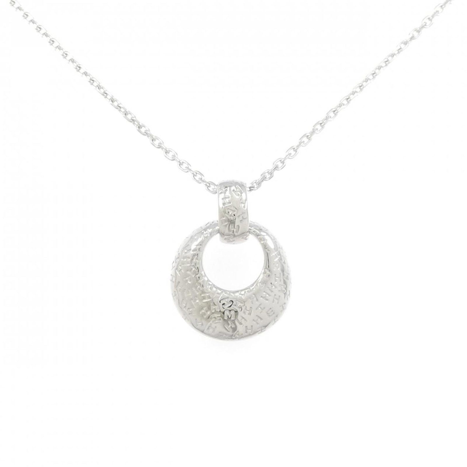 Hermes Tou Vu Necklace: Hermes Tou Vu Necklace White gold (18K) pendant necklace from Hermes, featuring a Tou Vu design. The necklace boasts a classic style with intricate details and a touch of sophistication. With its