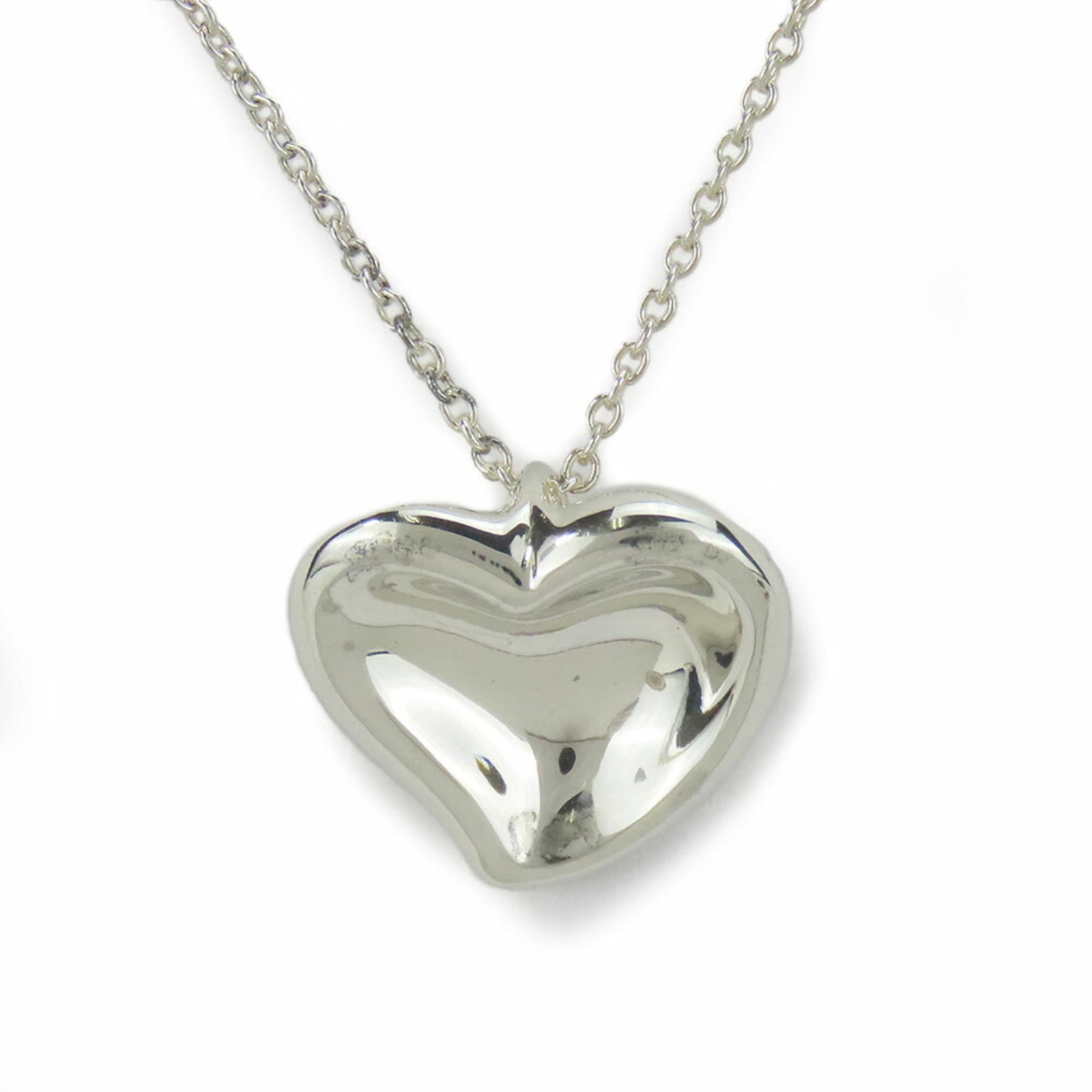 Tiffany Necklace Full Heart Elsa Perutti Silver 925 Approx. 4.3G Women'S Tiffany&Co.: Tiffany Necklace Full Heart Elsa Perutti Silver 925 Approx. 4.3G Women'S Tiffany&Co. Tiffany & Co.'s iconic full heart necklace in sterling silver 925, featuring Elsa Perutti's signature design. This 