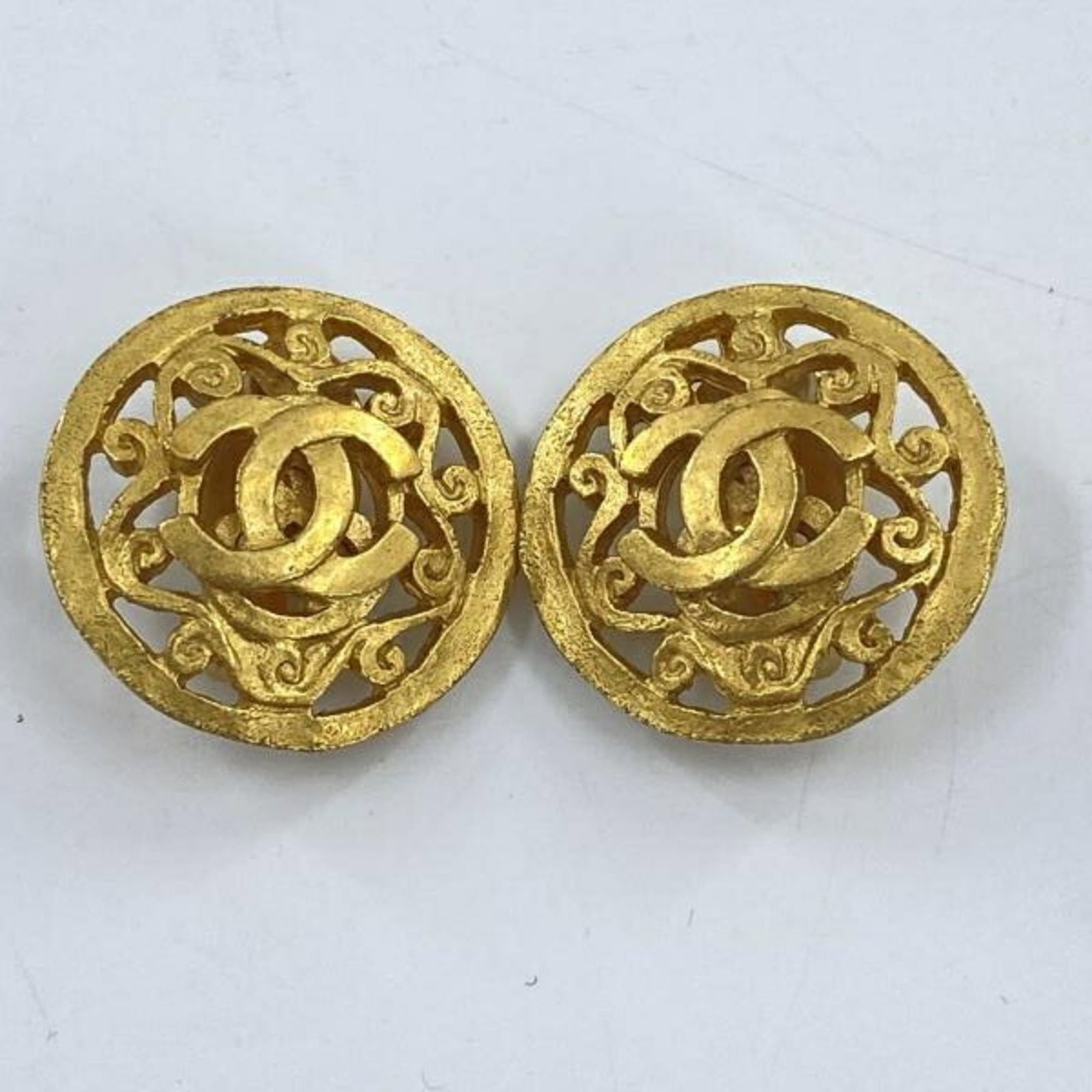 Chanel Clip Earrings: Chanel Clip Earrings Chanel Clip Earrings in Blue - A stylish and versatile accessory, these clip earrings feature a vibrant blue hue and a sleek design that adds a touch of sophistication to any outf